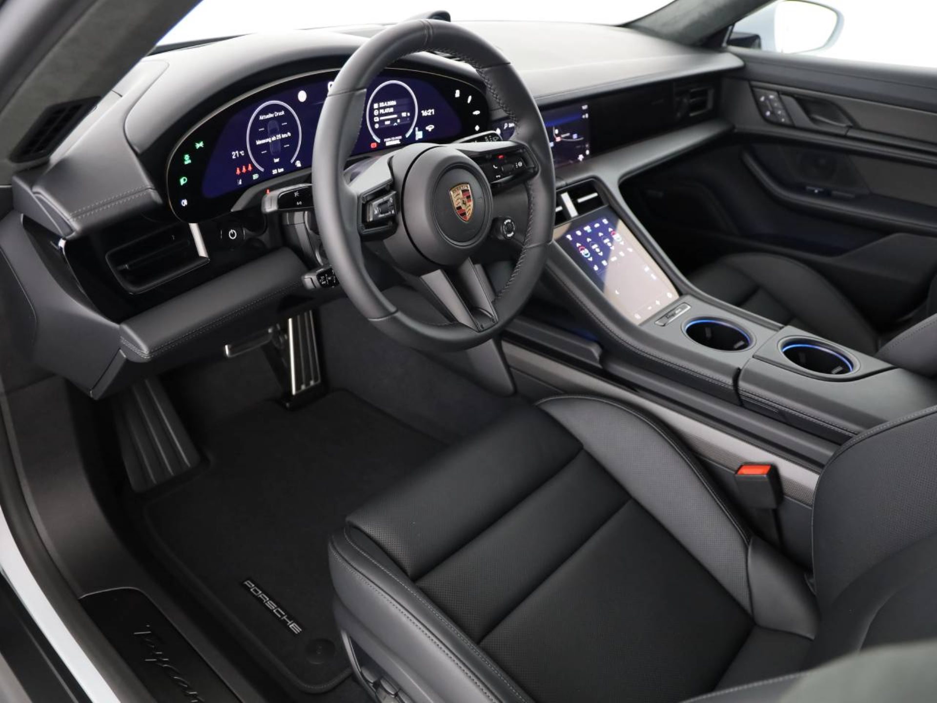 PORSCHE Taycan GTS Sport Turismo-image-9