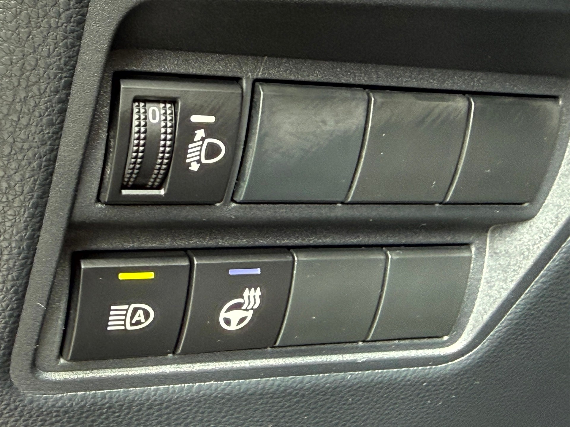 TOYOTA Yaris 1.5 GR Sport e-CVT-image-20