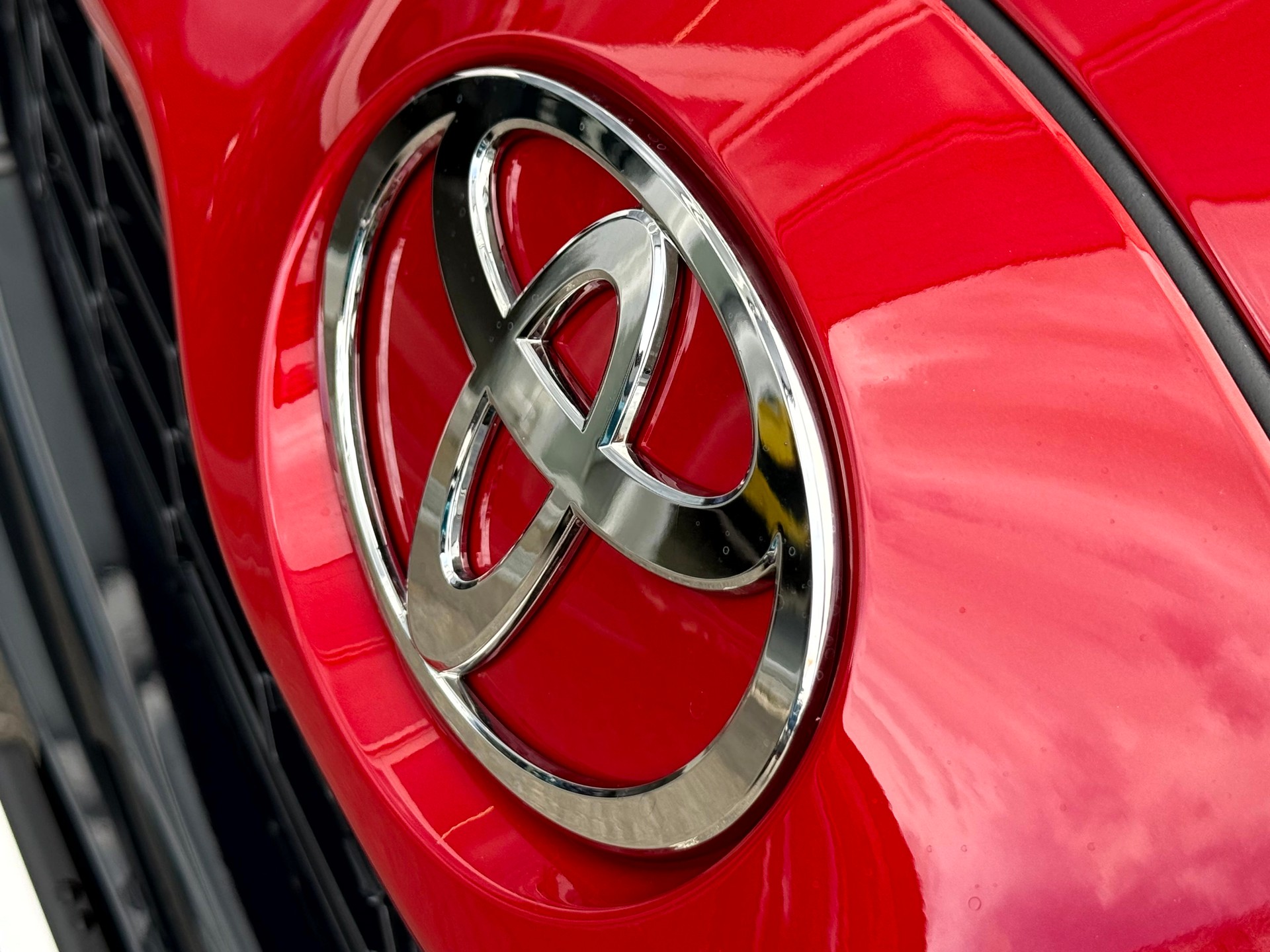 TOYOTA Yaris 1.5 GR Sport e-CVT-showroom-element-3