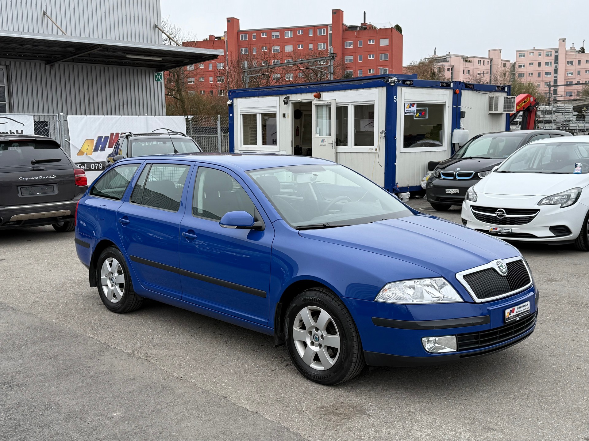 SKODA Octavia 1.6 Ambiente AUTOMAT / Frisch ab MFK / Zahnriemen ersetzt / Klimaanlage / 8-fach bereift-image-2