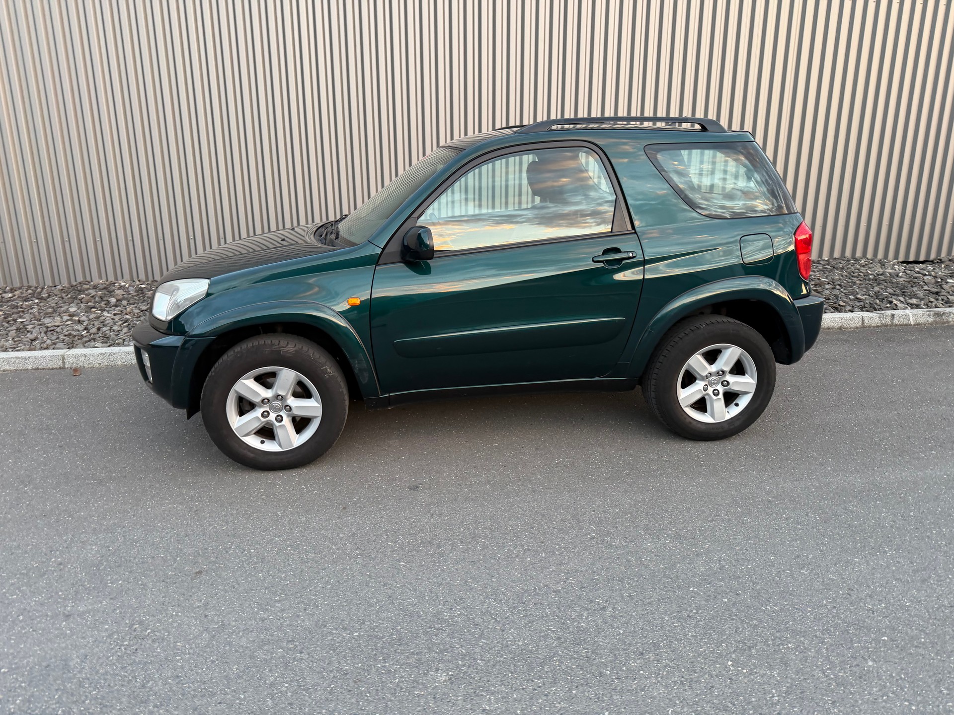 TOYOTA RAV-4 2.0 16V Linea Sol PROBLÈME BOITE VITESSE-showroom-element-1