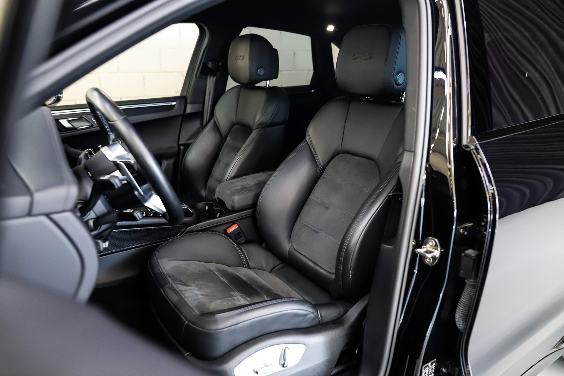PORSCHE Macan GTS PDK-image-11
