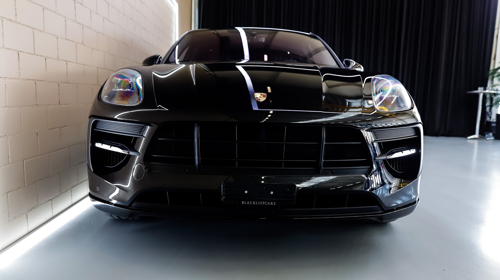PORSCHE Macan GTS PDK-showroom-element-2