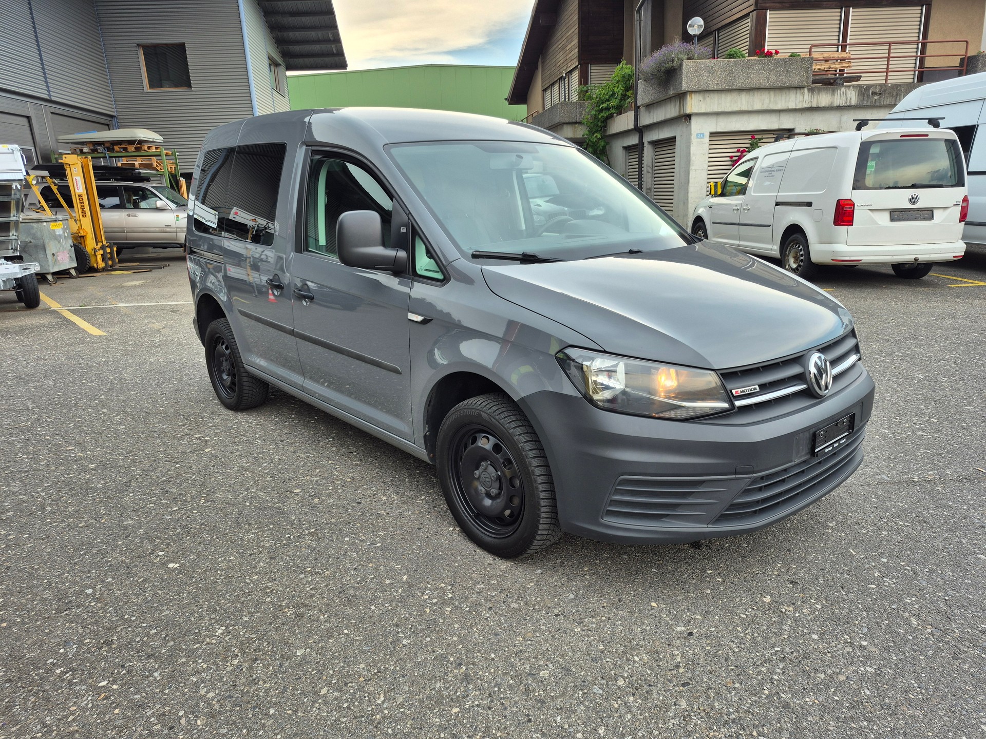 VW Caddy 2.0 TDI Trendline 4Motion-showroom-element-2