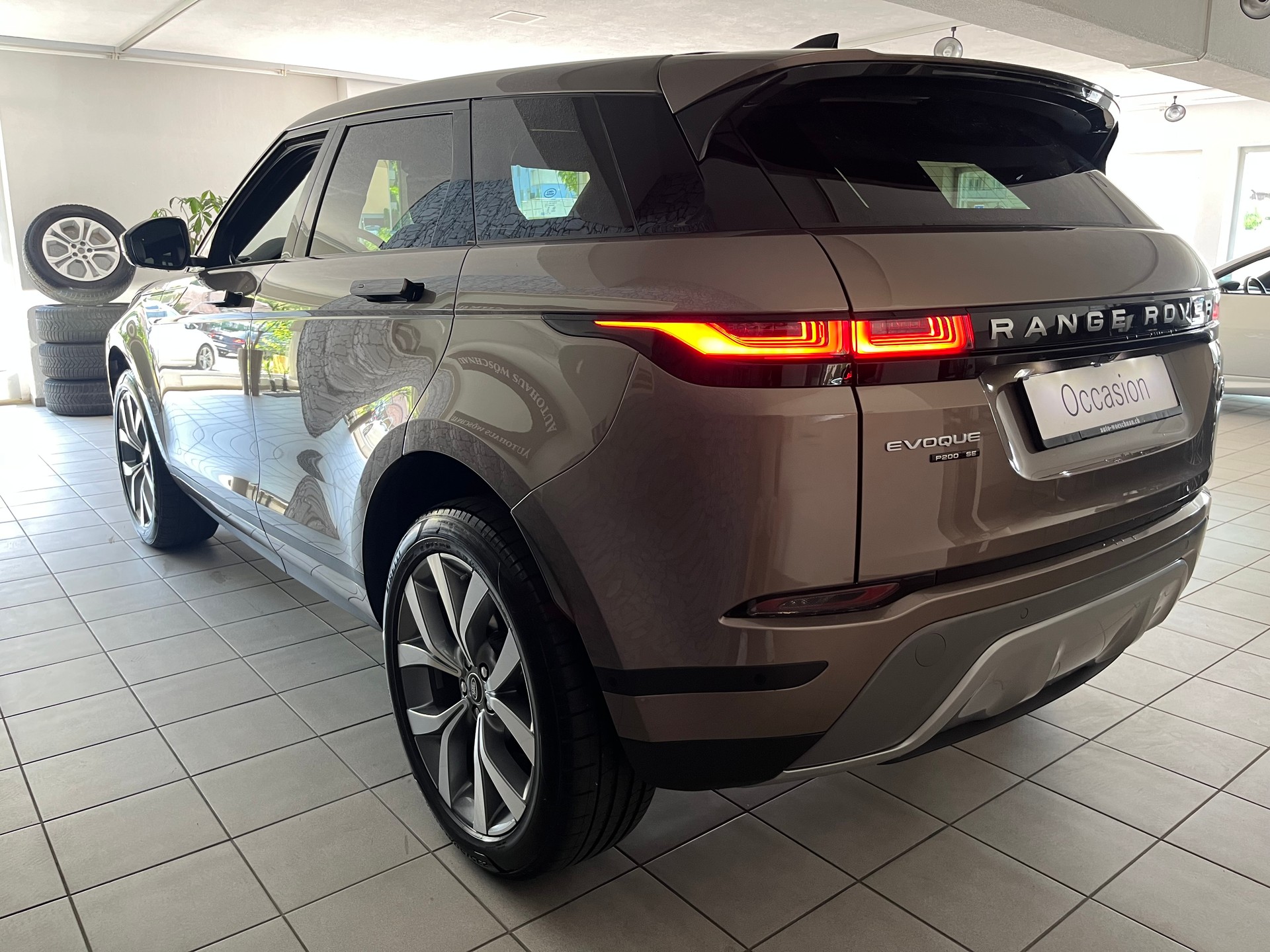LAND ROVER Range Rover Evoque P 200 SE AT9-image-4