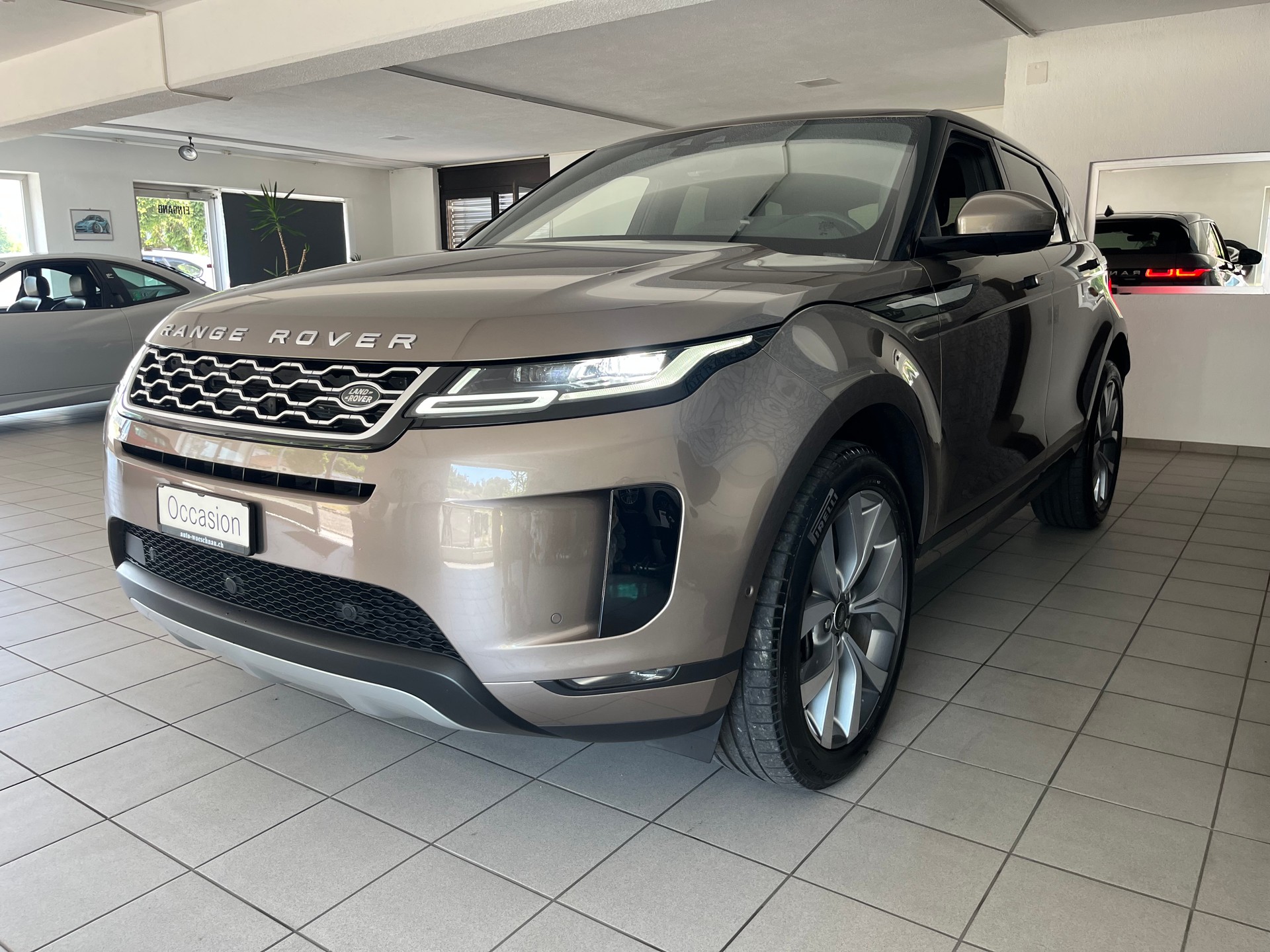 LAND ROVER Range Rover Evoque P 200 SE AT9-image-5