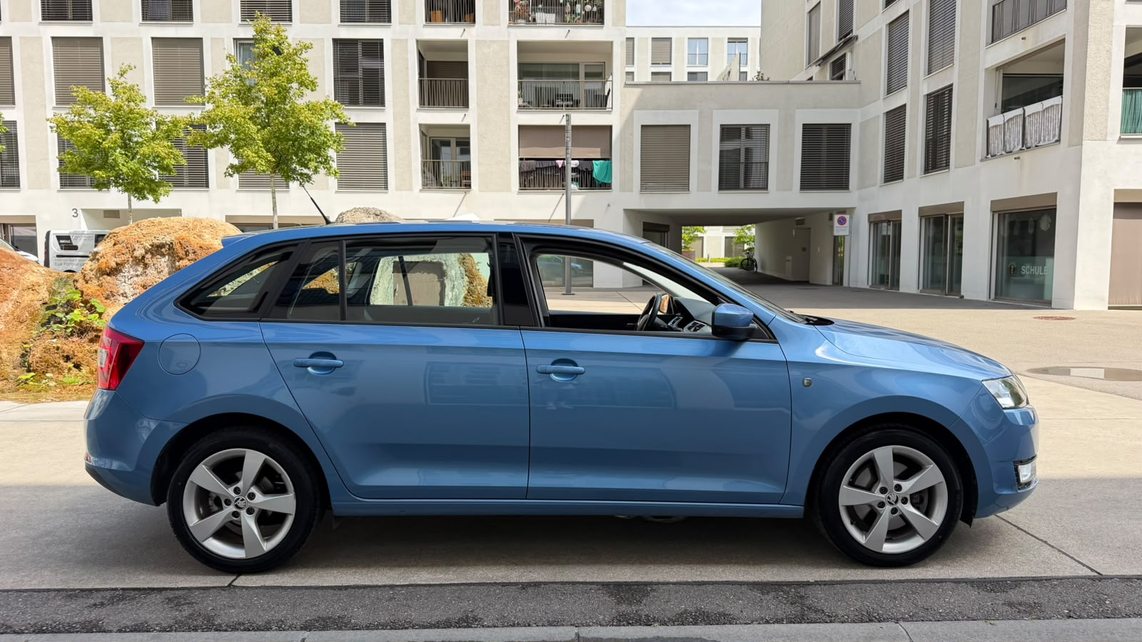 SKODA Rapid Spaceback 1.4 TSI Ambition DSG-image-18