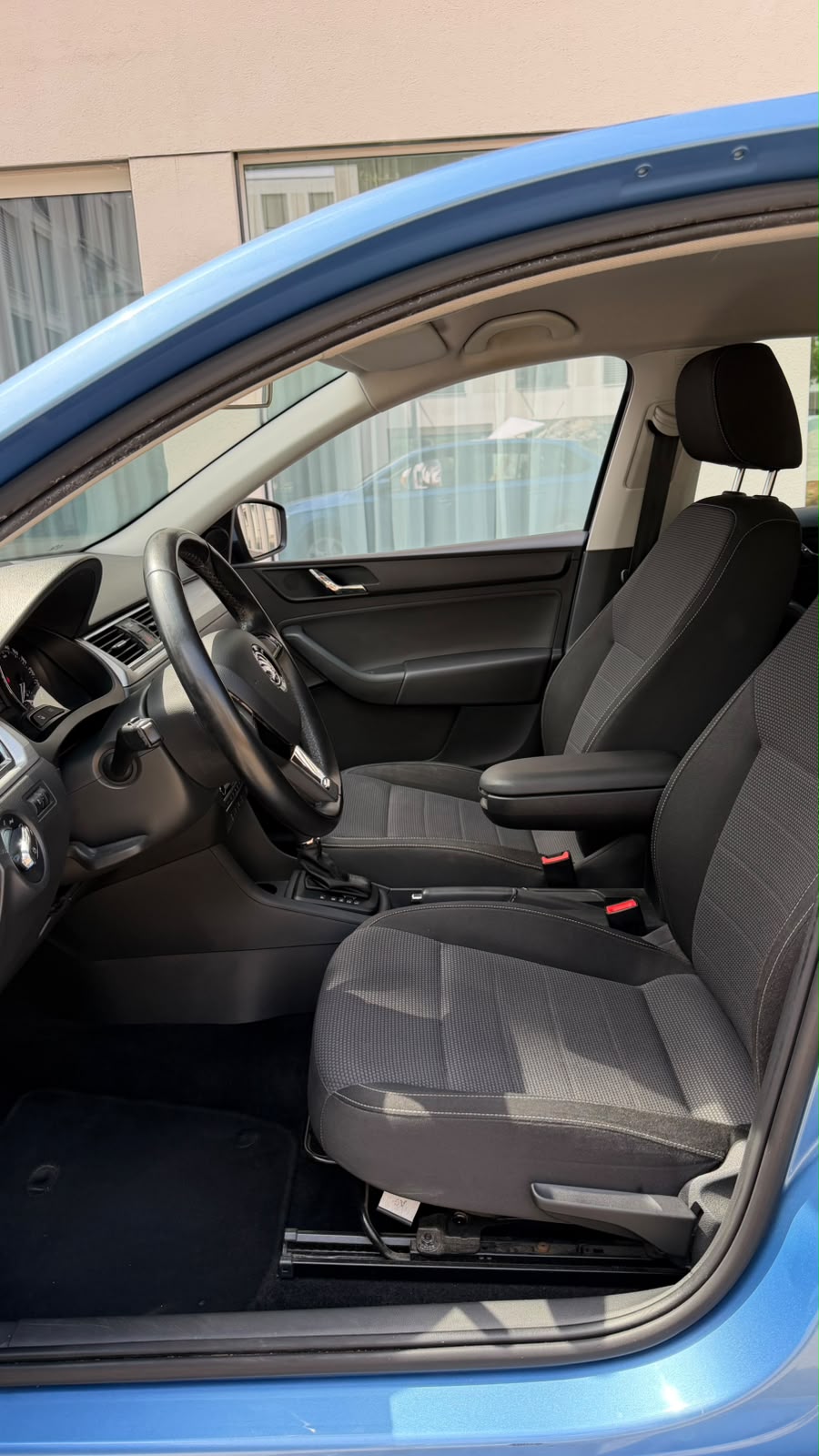 SKODA Rapid Spaceback 1.4 TSI Ambition DSG-image-4