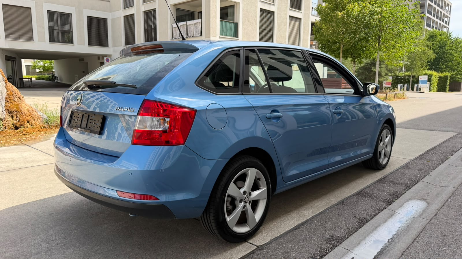 SKODA Rapid Spaceback 1.4 TSI Ambition DSG-image-17