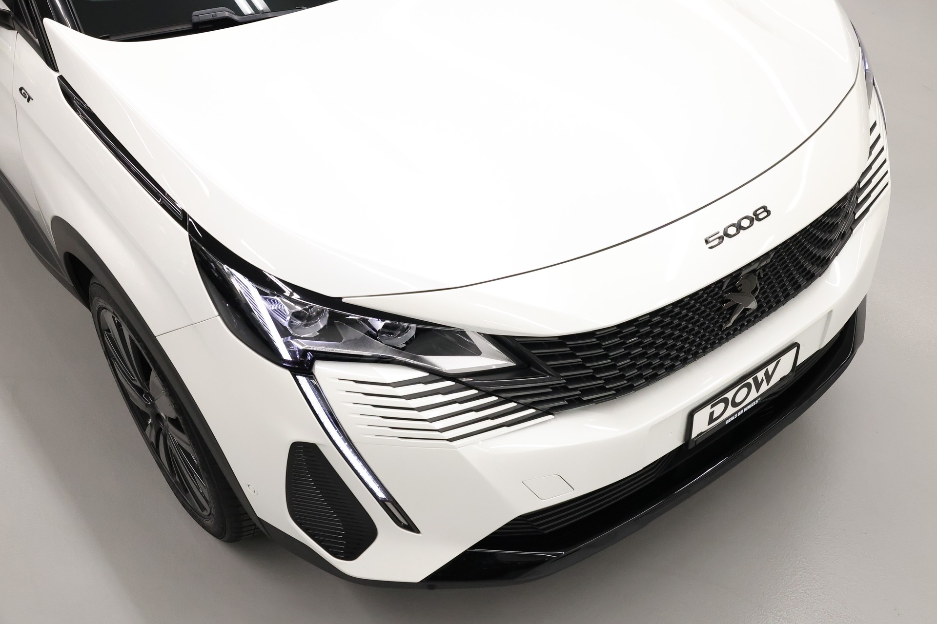 PEUGEOT 5008 1.5 BlueHDi GT Pack-image-4