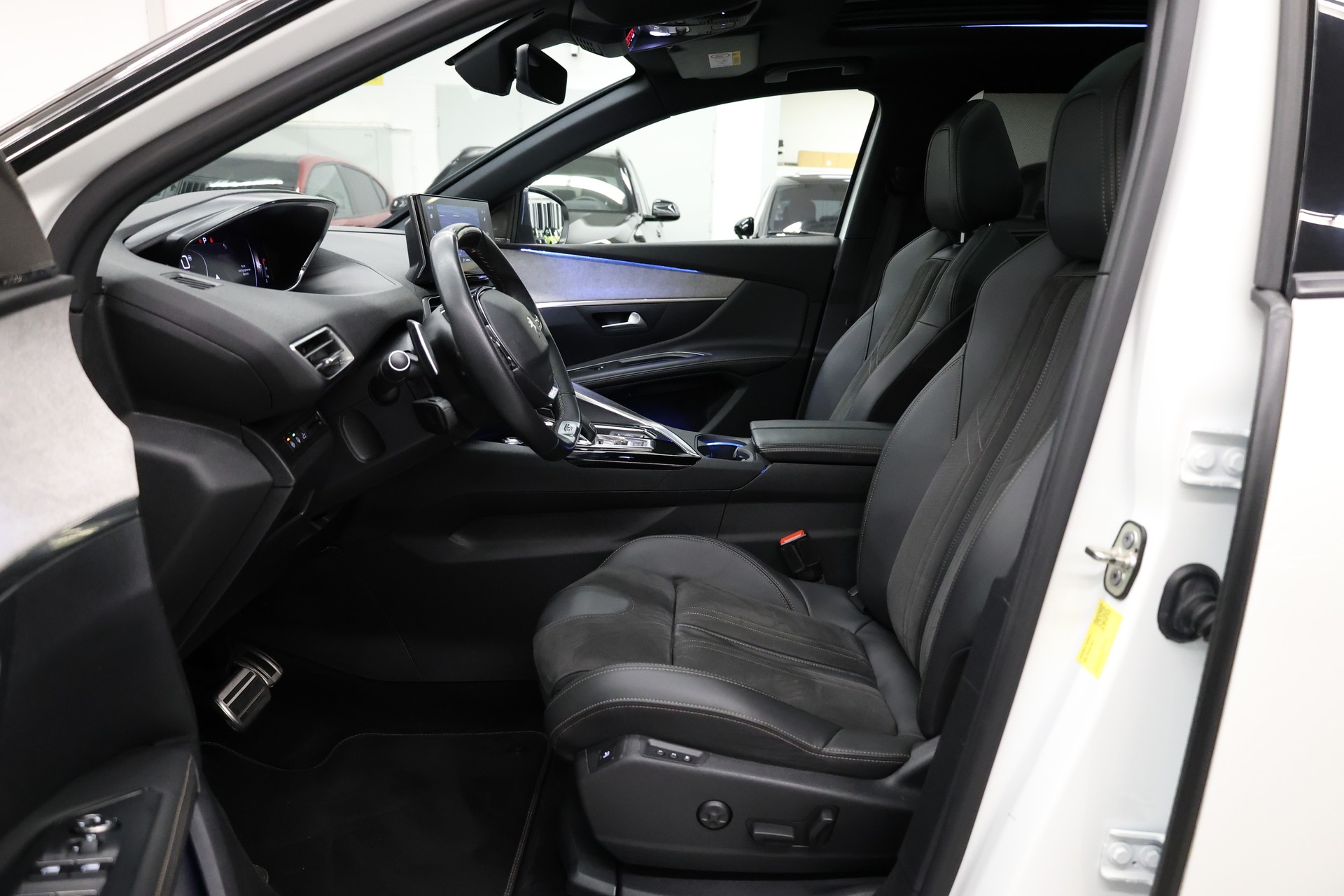 PEUGEOT 5008 1.5 BlueHDi GT Pack-image-14
