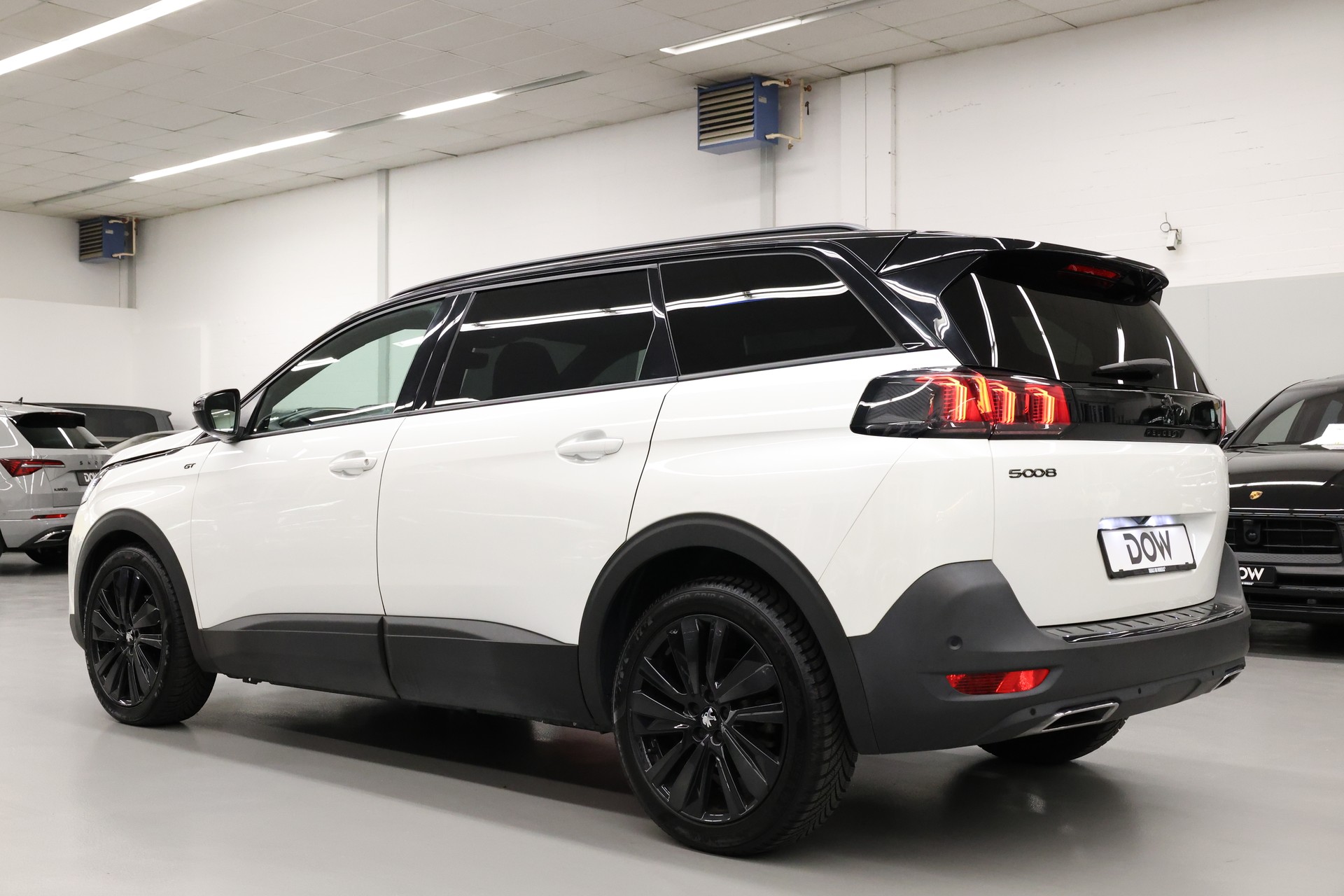PEUGEOT 5008 1.5 BlueHDi GT Pack-image-7