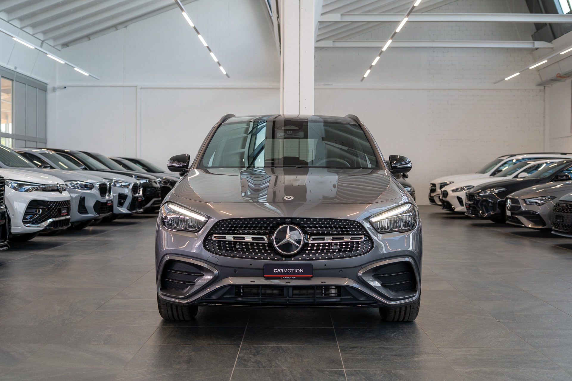 MERCEDES-BENZ GLA 200 Night Star AMG Line / Rückfahrkamera / el.Heckklappe / Ambientebeleuchtung-showroom-element-1