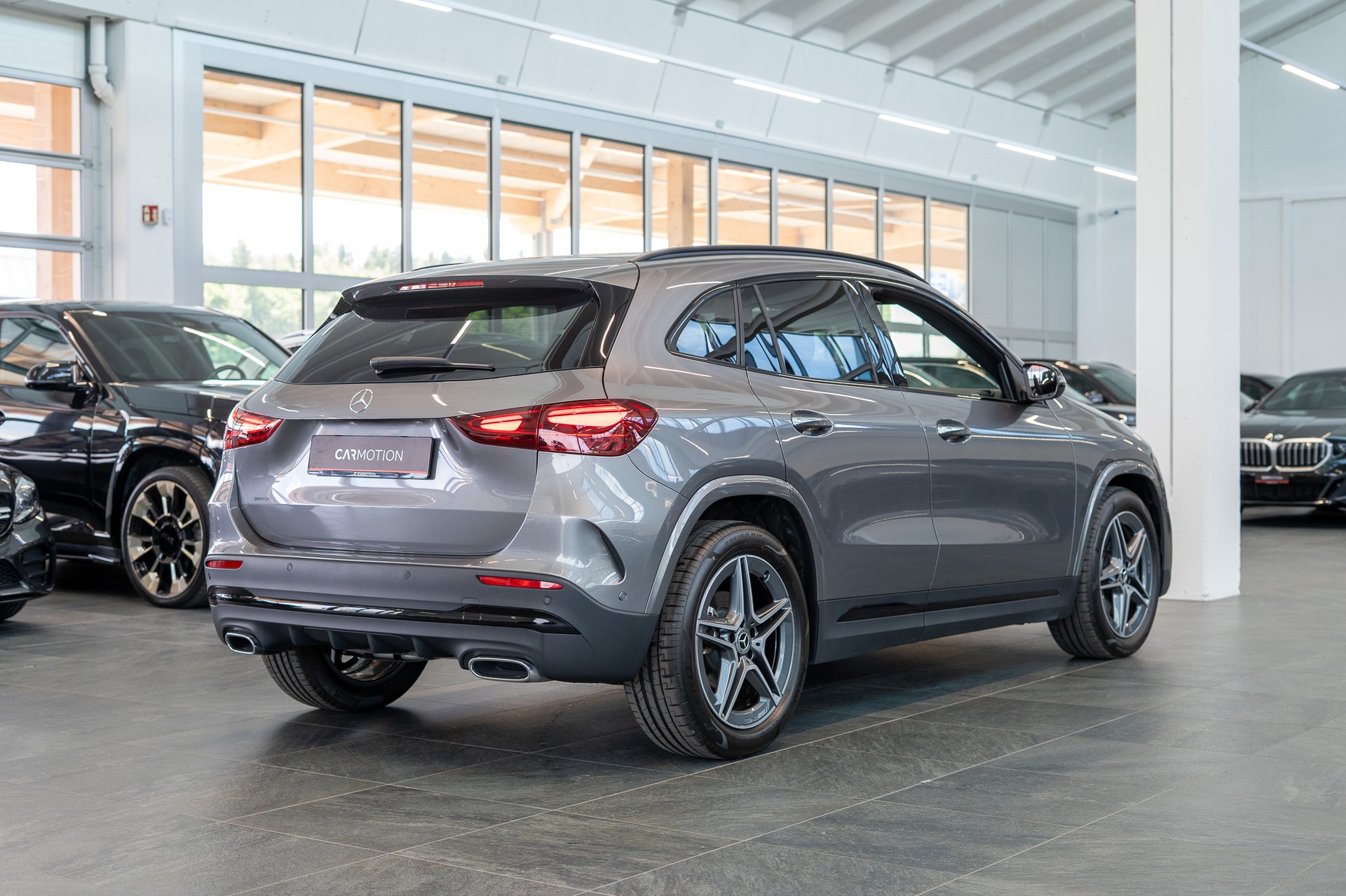 MERCEDES-BENZ GLA 200 Night Star AMG Line / Rückfahrkamera / el.Heckklappe / Ambientebeleuchtung-showroom-element-3