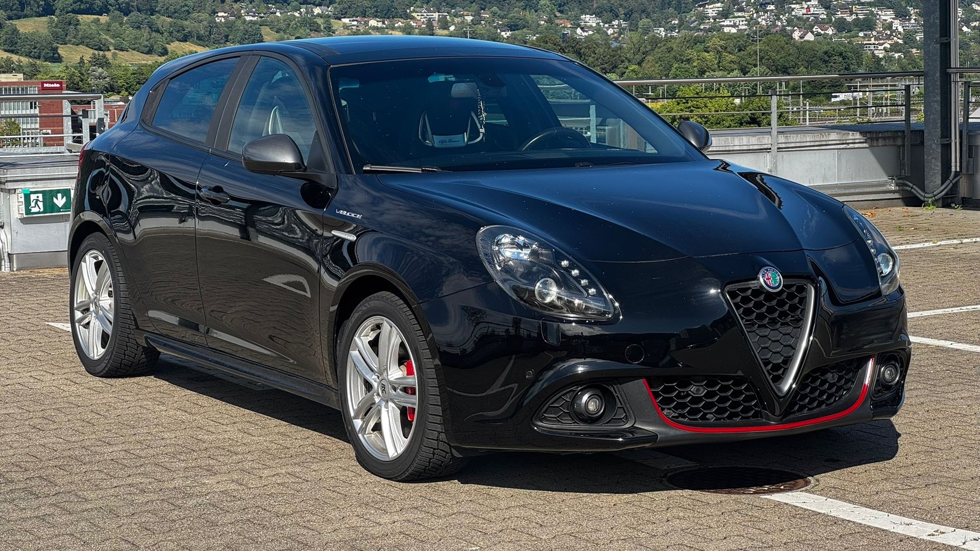 ALFA ROMEO Giulietta 1750 TBi Veloce TCT-image-2