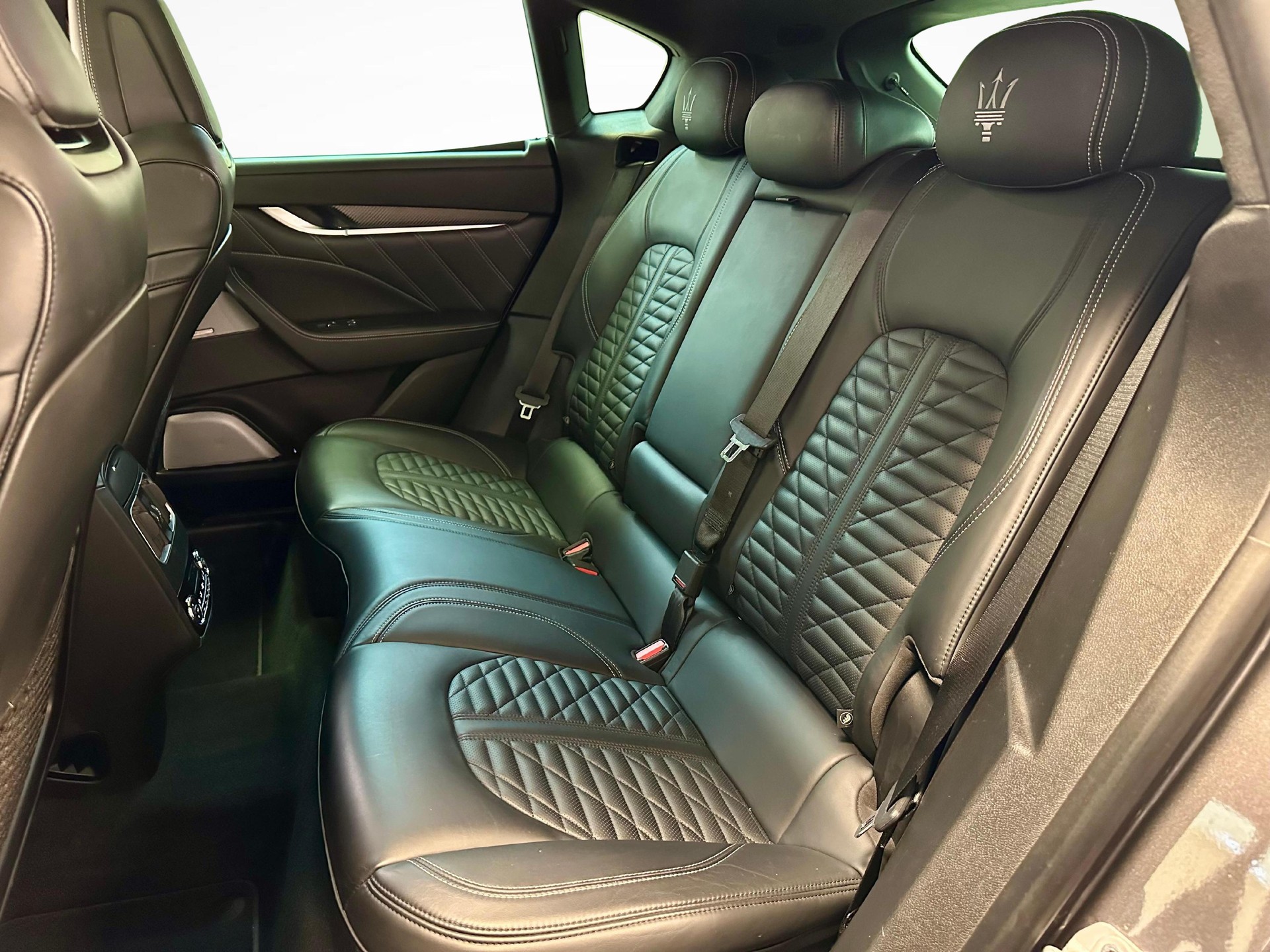 MASERATI Levante 3.0 V6 GranSport-image-8