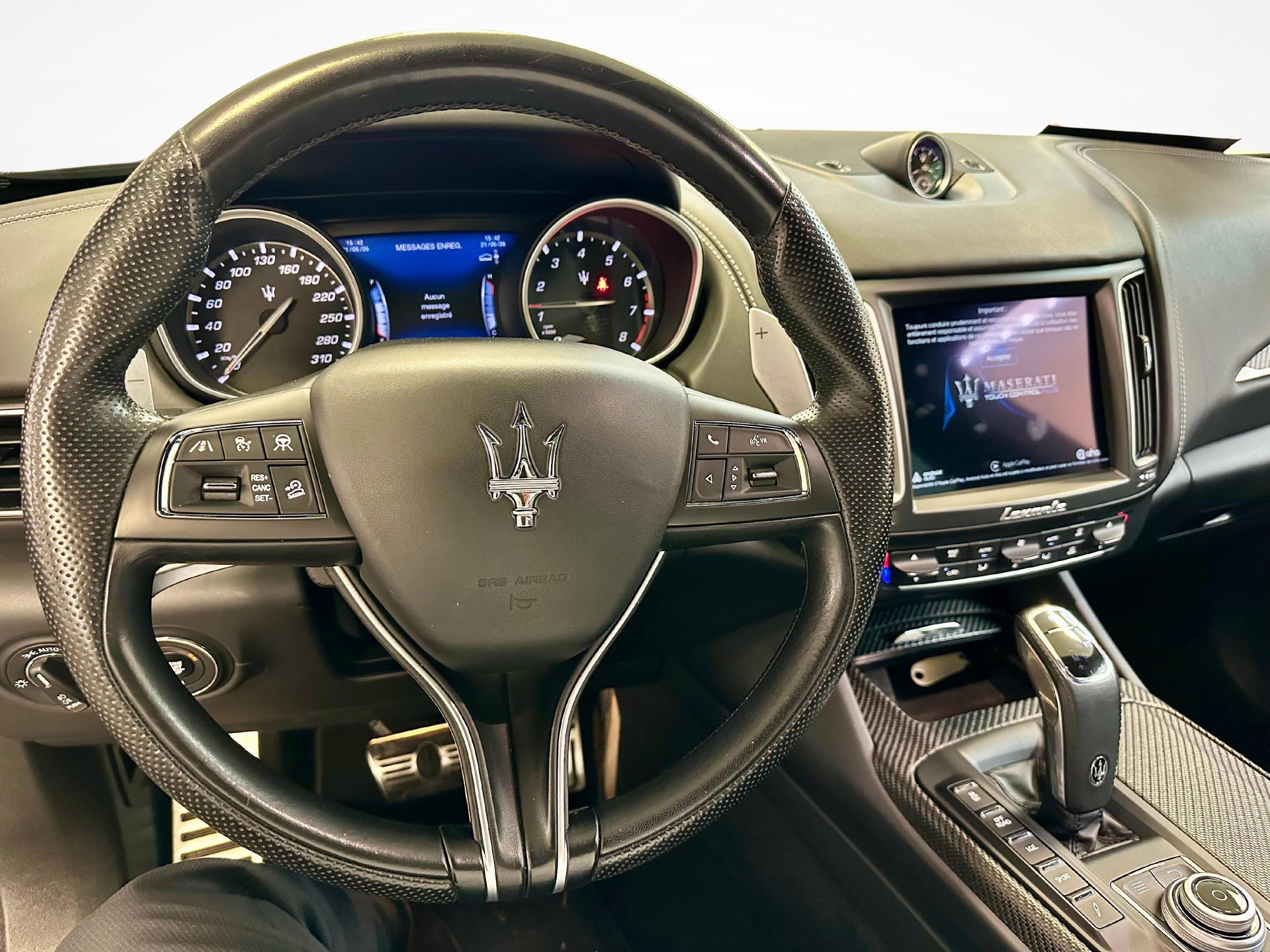 MASERATI Levante 3.0 V6 GranSport-image-6