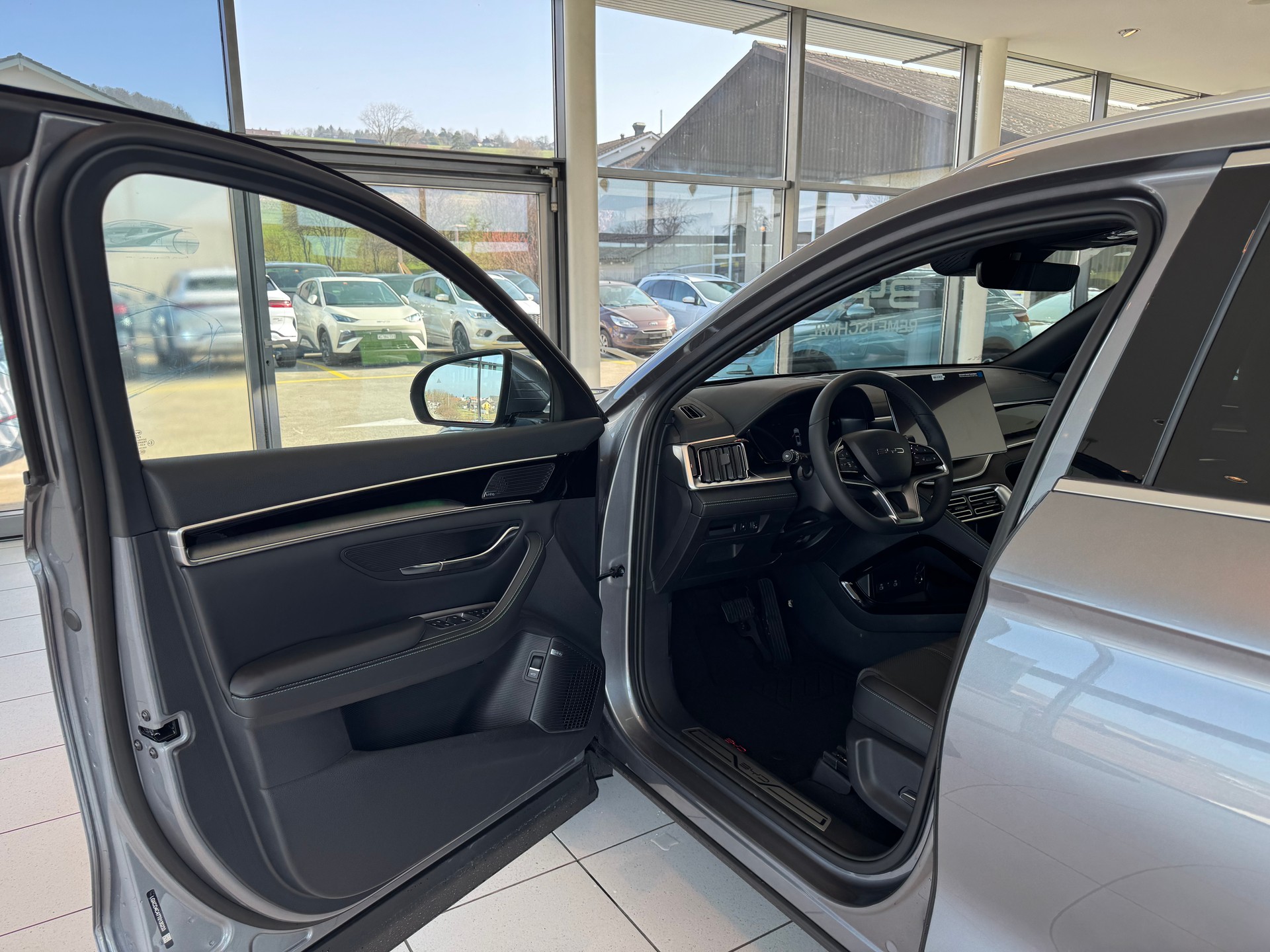 BYD Seal U DM-i Design AWD-image-10