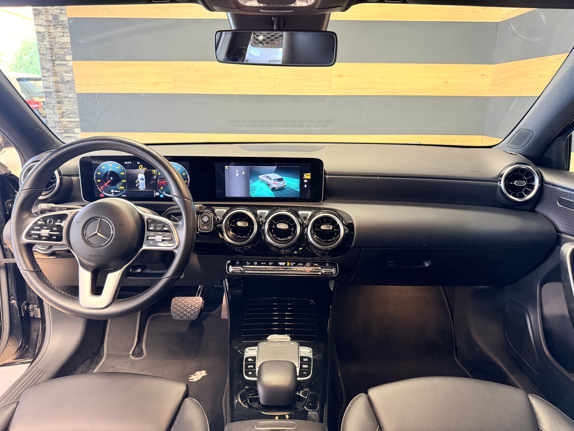 MERCEDES-BENZ A 180 Style 7G-DCT-image-14