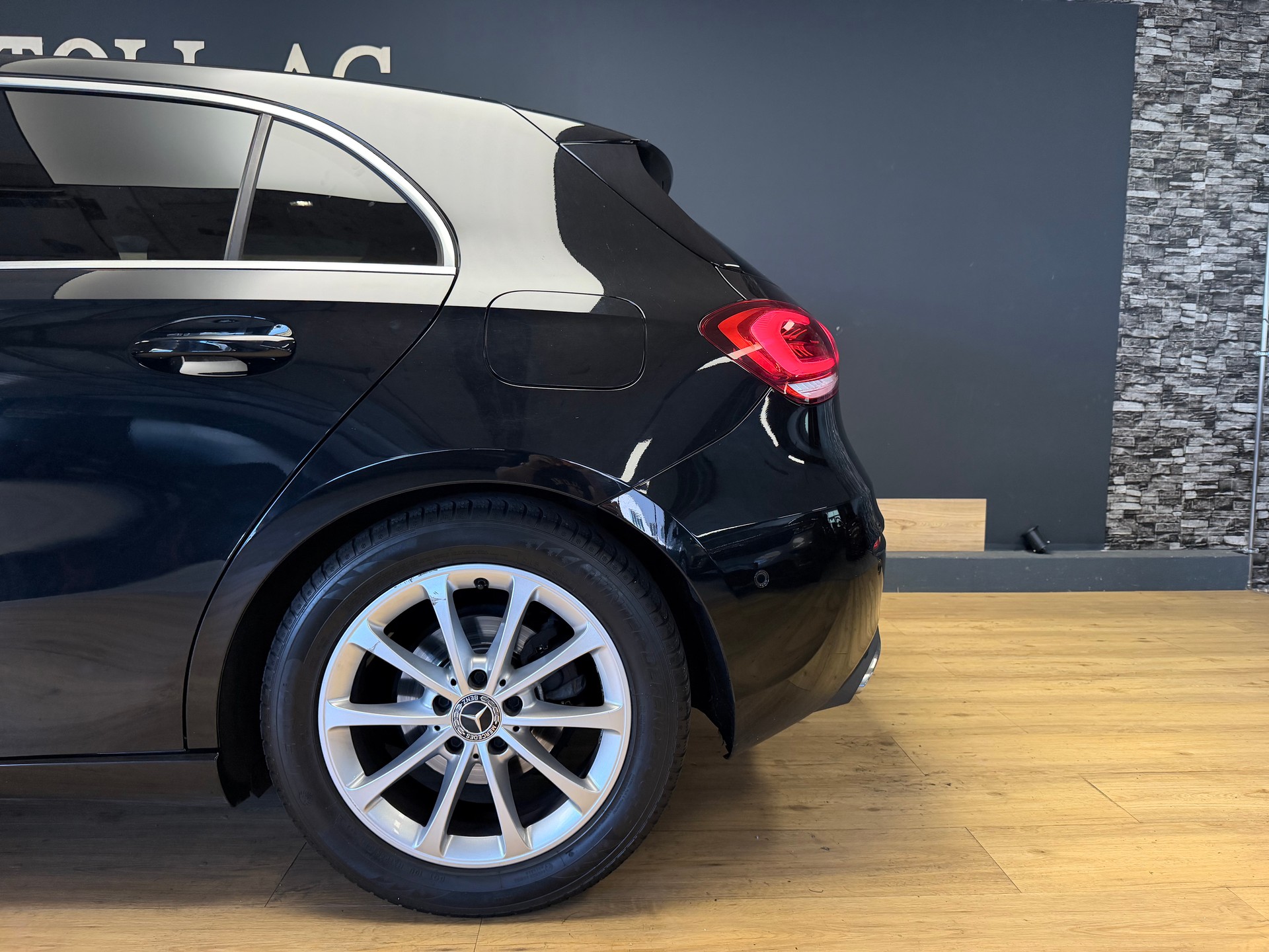 MERCEDES-BENZ A 180 Style 7G-DCT-image-10