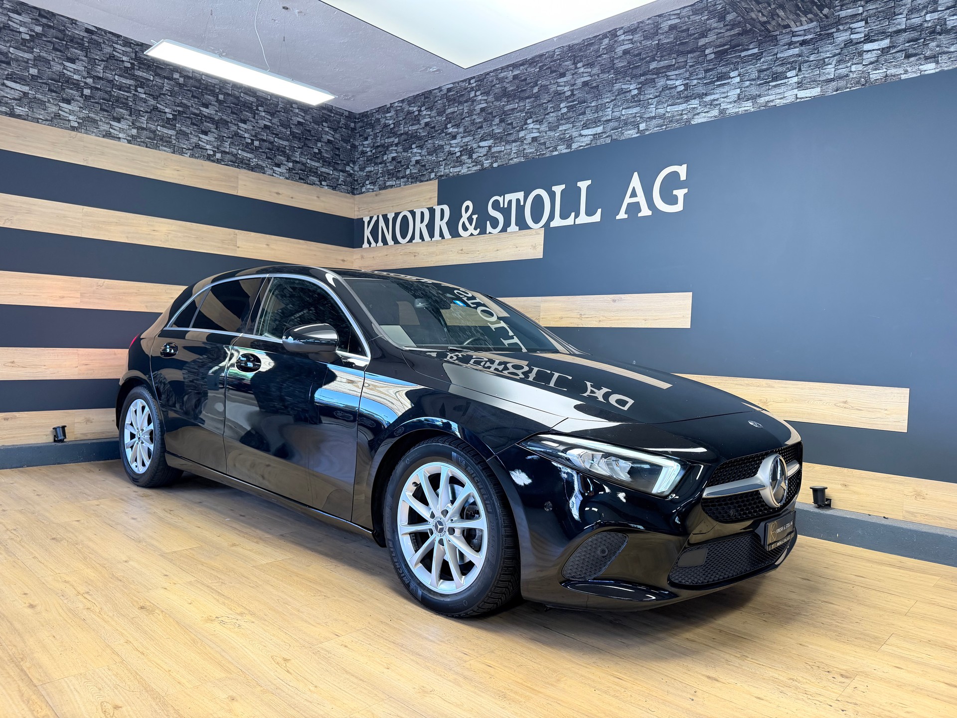 MERCEDES-BENZ A 180 Style 7G-DCT