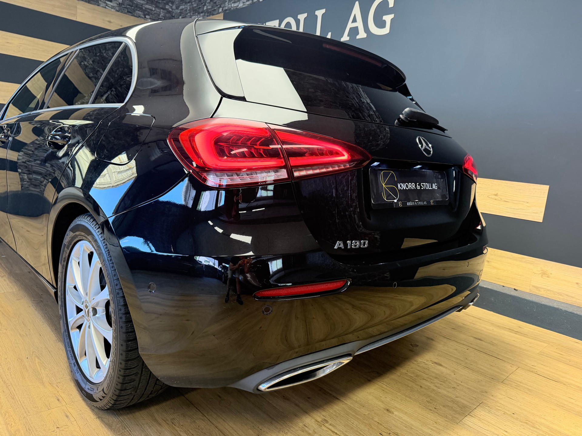 MERCEDES-BENZ A 180 Style 7G-DCT-image-16