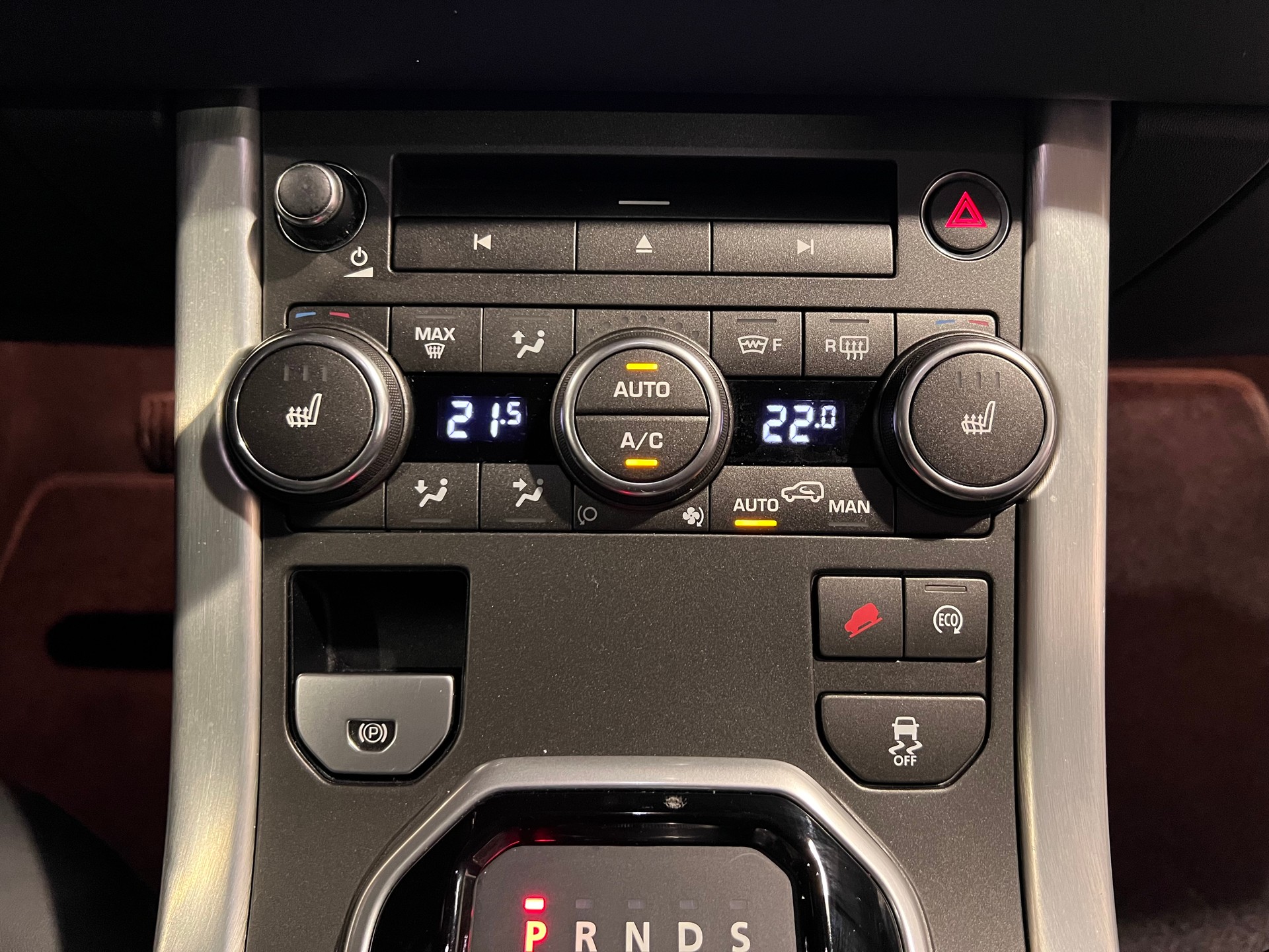 LAND ROVER Range Rover Evoque 2.2 SD4 Prestige AT9-image-19