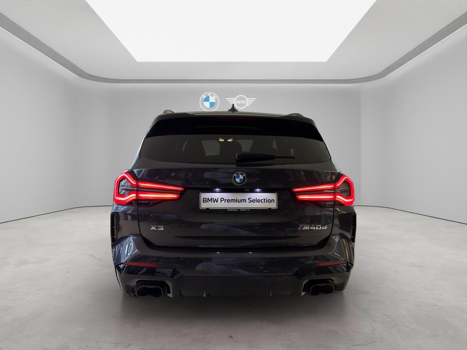 BMW X3 M40d-showroom-element-3