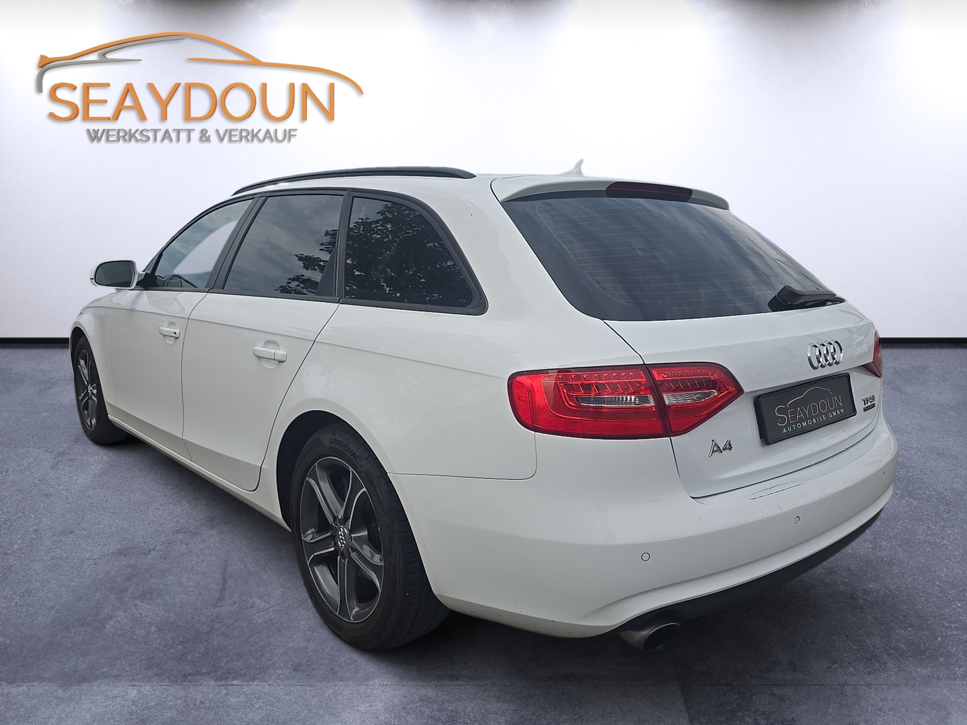 AUDI A4 Avant 2.0 TFSI quattro s-tronic-showroom-element-3