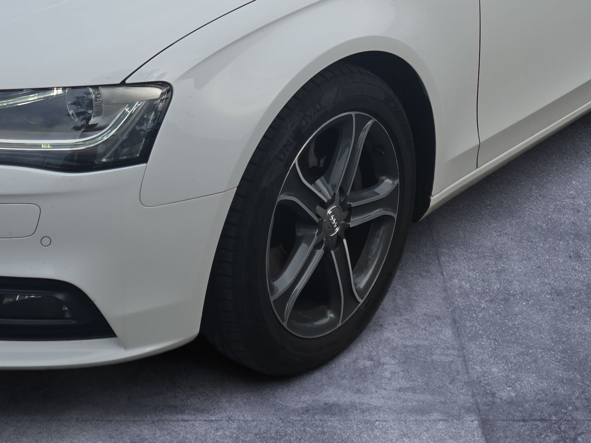AUDI A4 Avant 2.0 TFSI quattro s-tronic-image-4