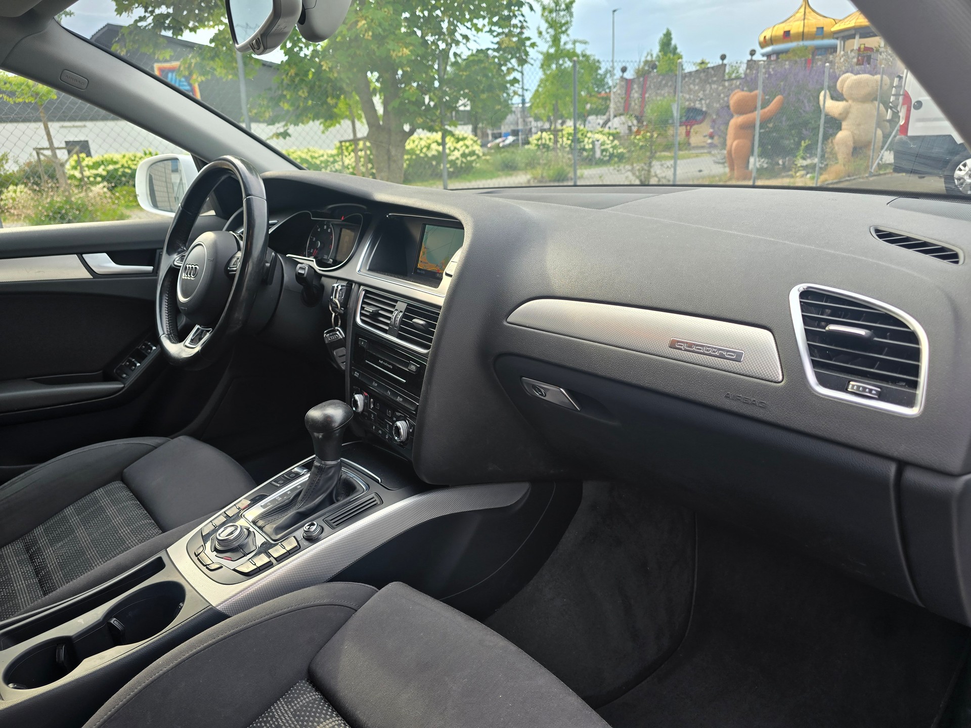 AUDI A4 Avant 2.0 TFSI quattro s-tronic-image-12
