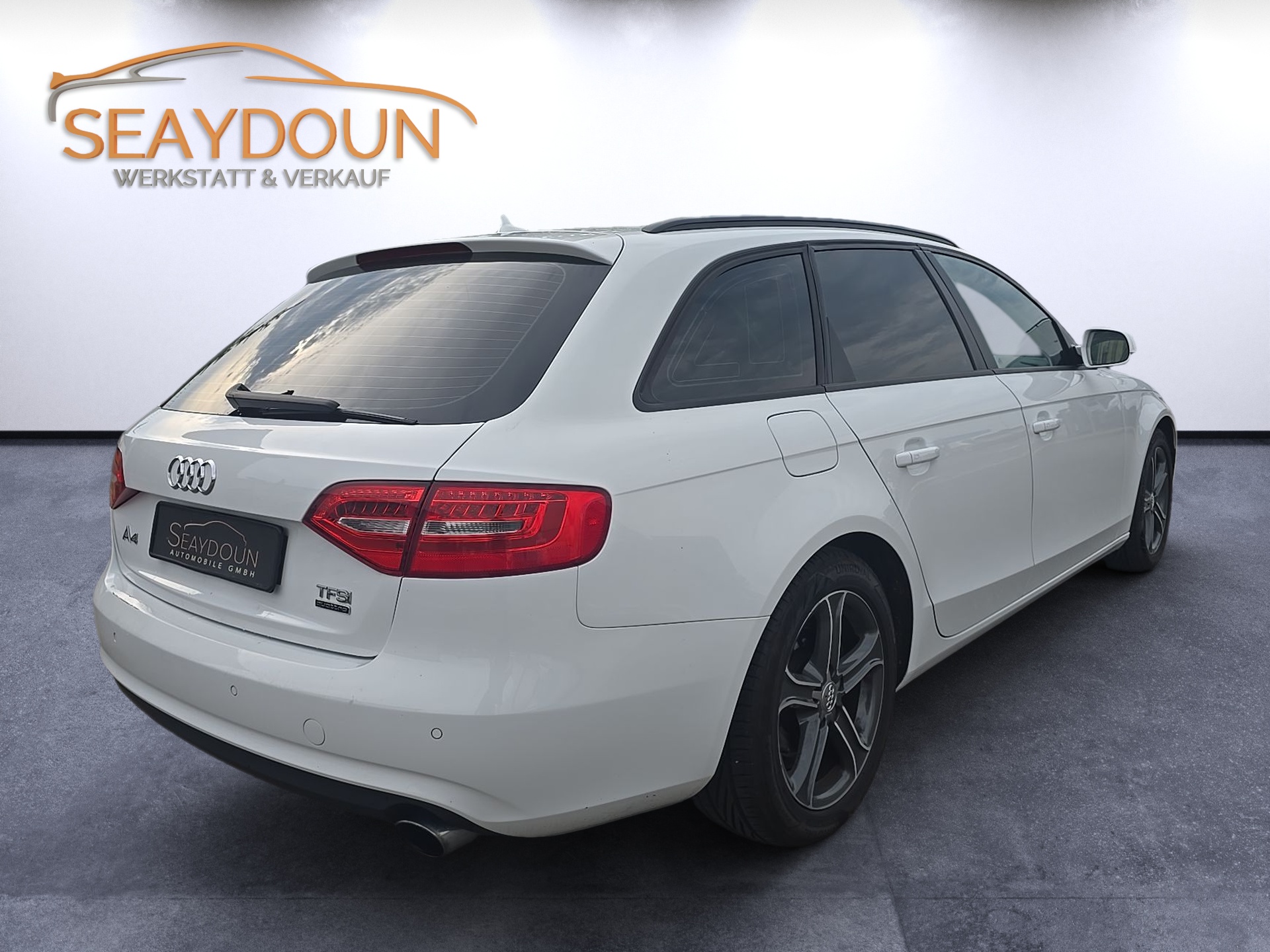 AUDI A4 Avant 2.0 TFSI quattro s-tronic-showroom-element-2