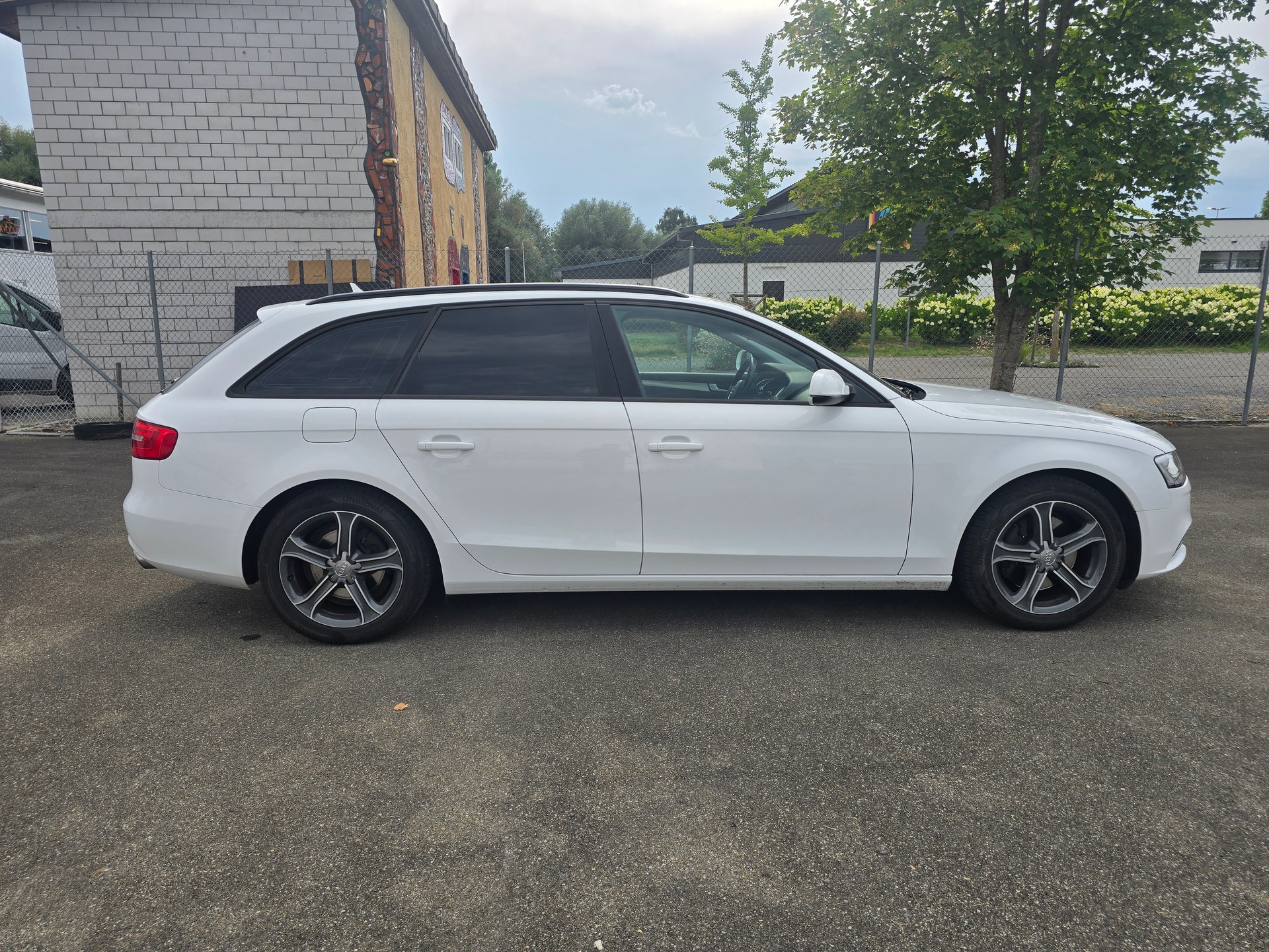 AUDI A4 Avant 2.0 TFSI quattro s-tronic-image-6