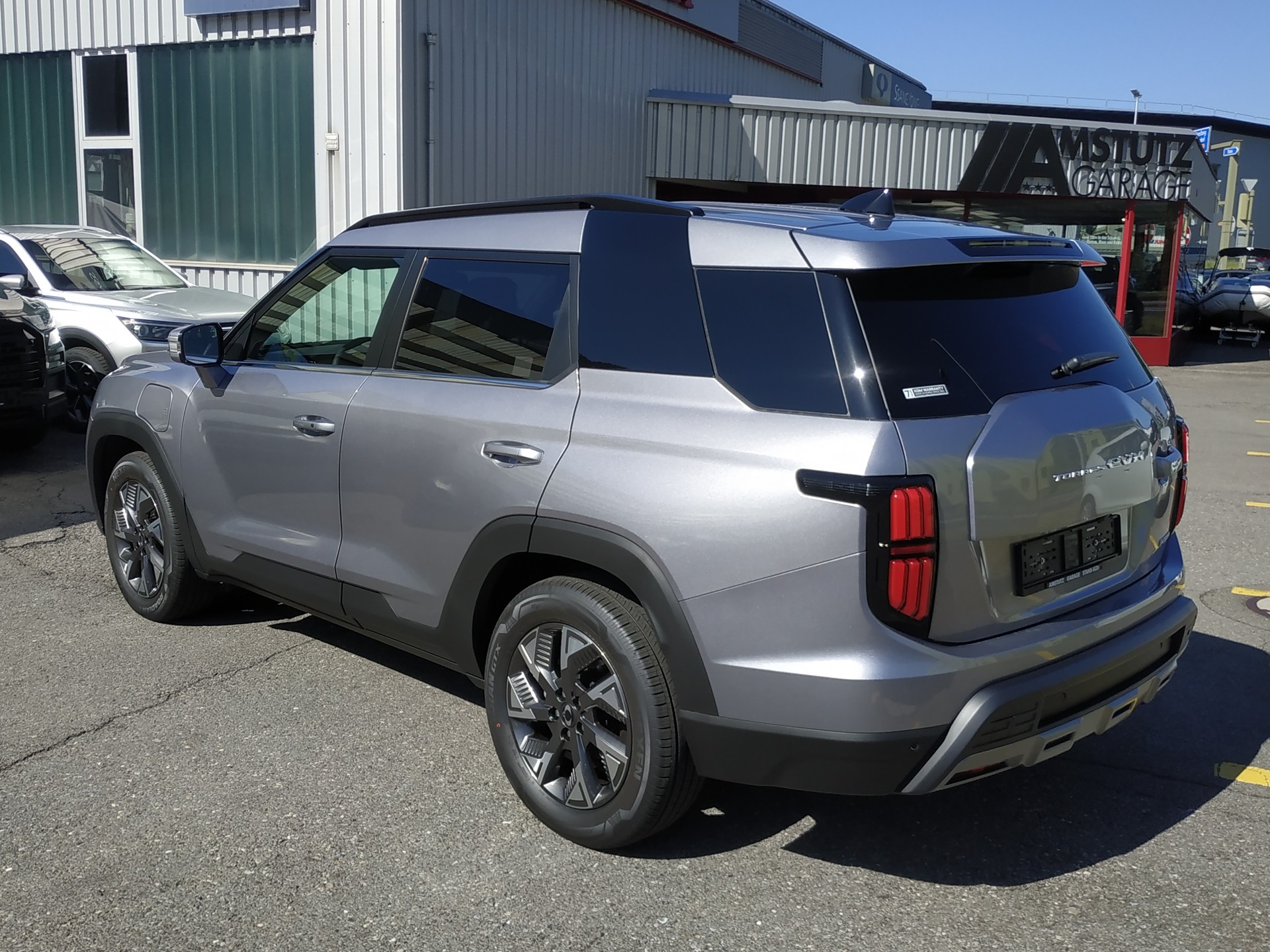 KGM-SsangYong Torres EVX Platinum-showroom-element-3
