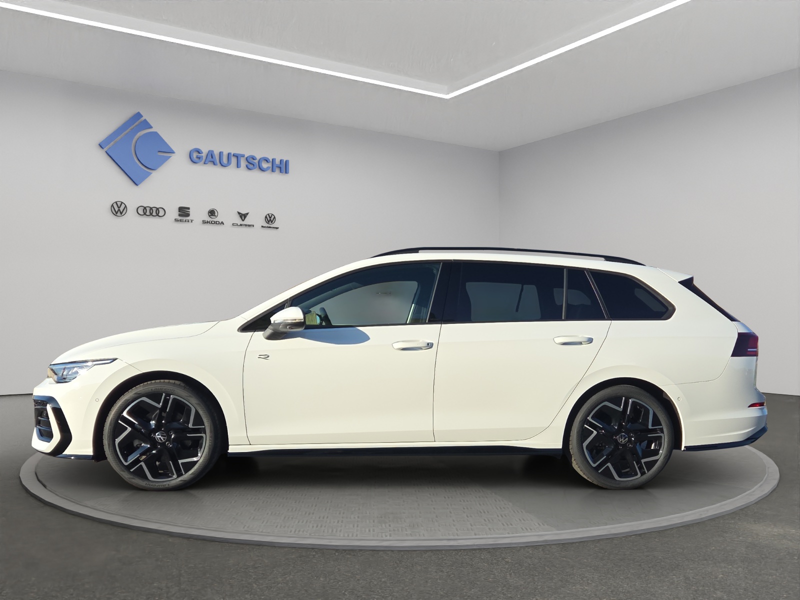 VW Golf Variant 2.0 TSI R-Line DSG 4 Motion-image-1