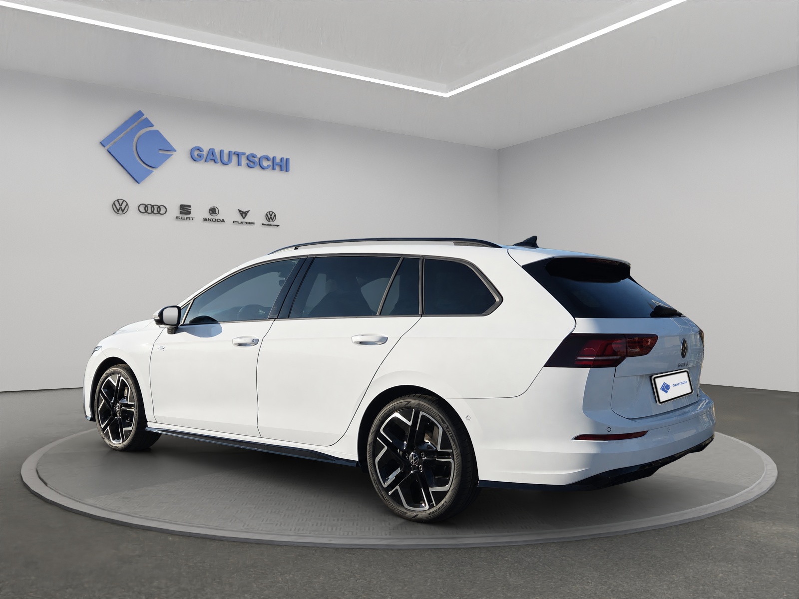 VW Golf Variant 2.0 TSI R-Line DSG 4 Motion-image-2