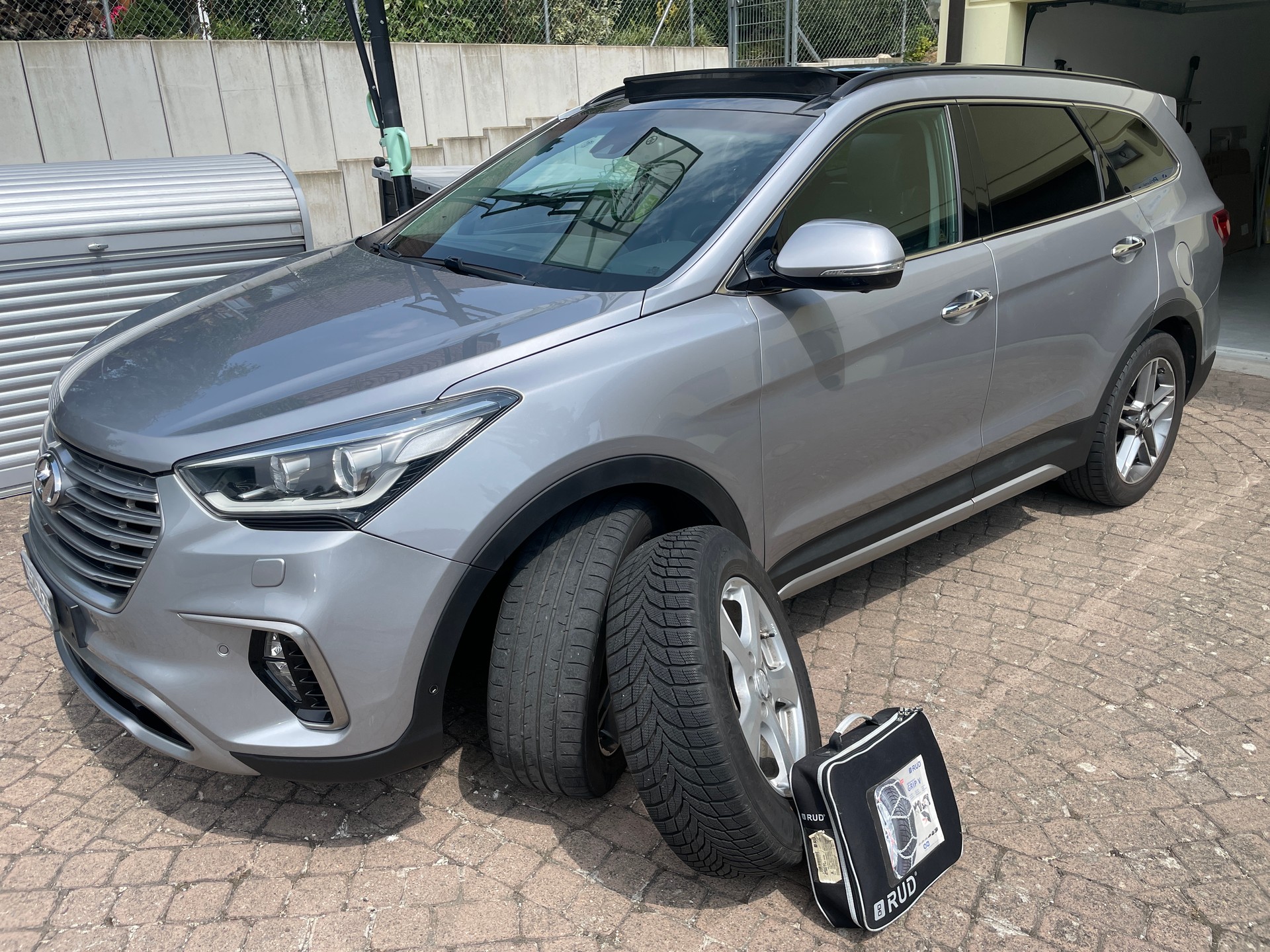 HYUNDAI Grand SantaFe Model 2017 7Plätze 4WD Automatic *FRISCH AB Service und MFK*