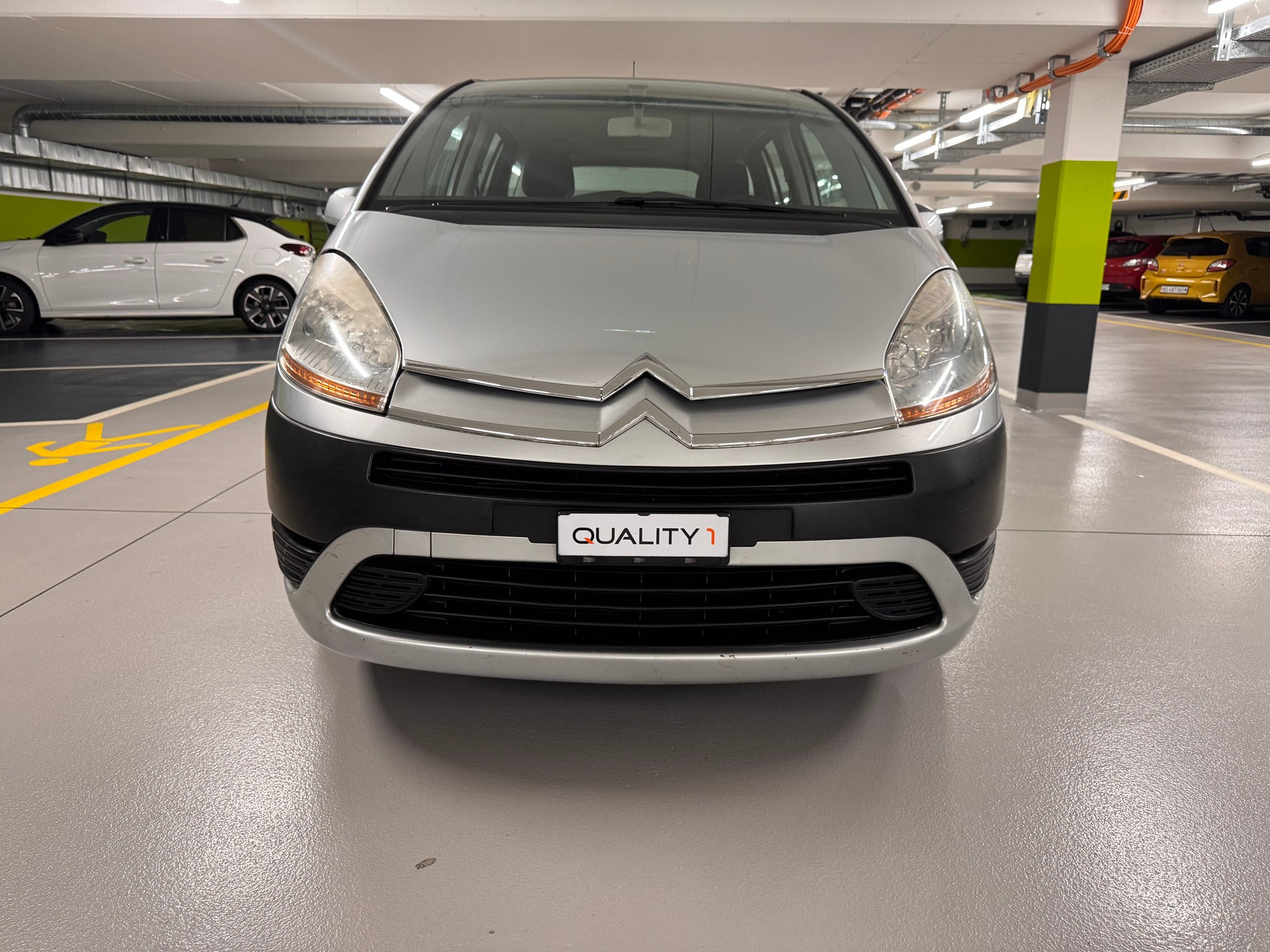 CITROEN Grand C4 Picasso 1.6i 16V Essentiel-image-1