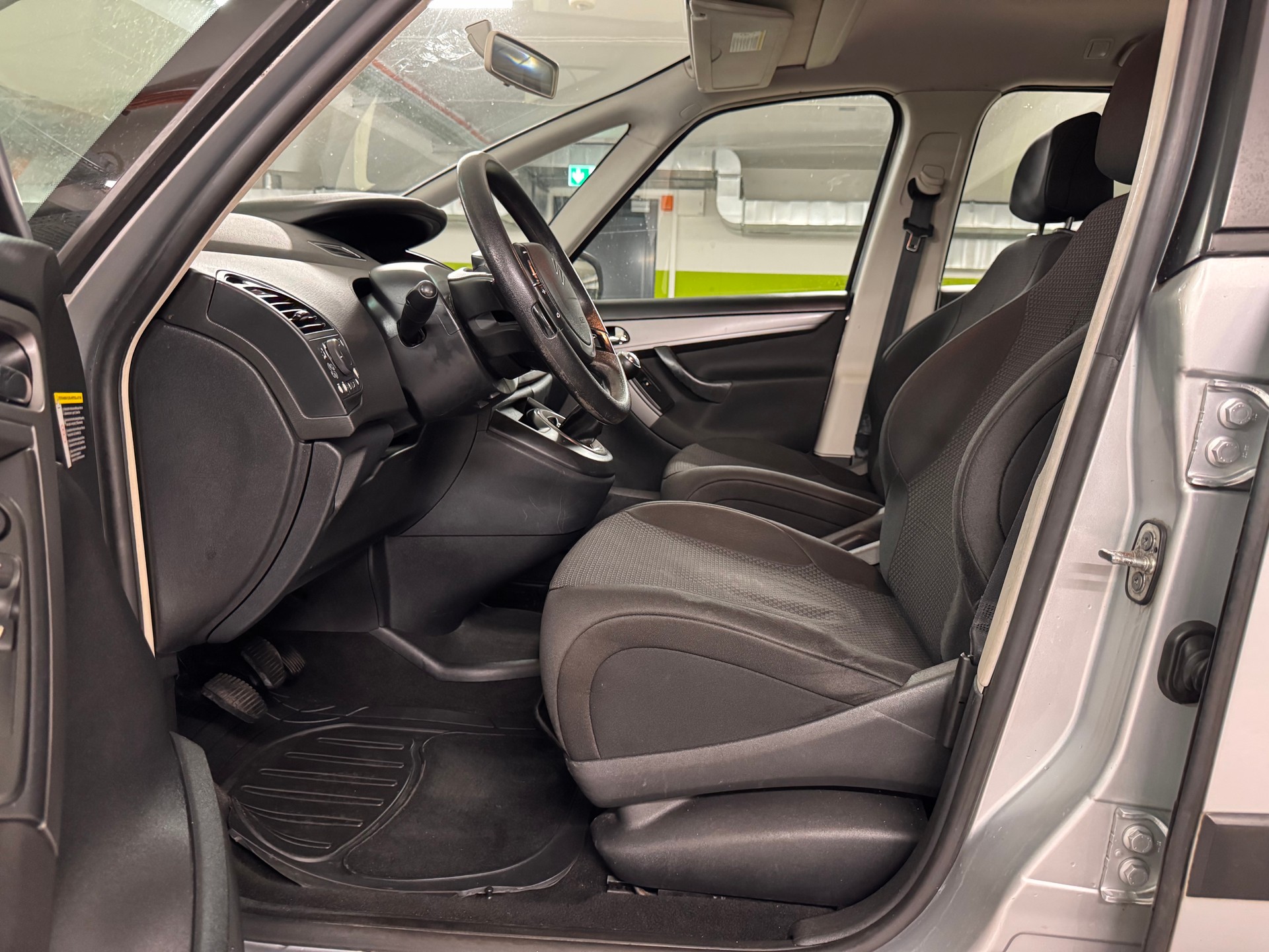 CITROEN Grand C4 Picasso 1.6i 16V Essentiel-image-11