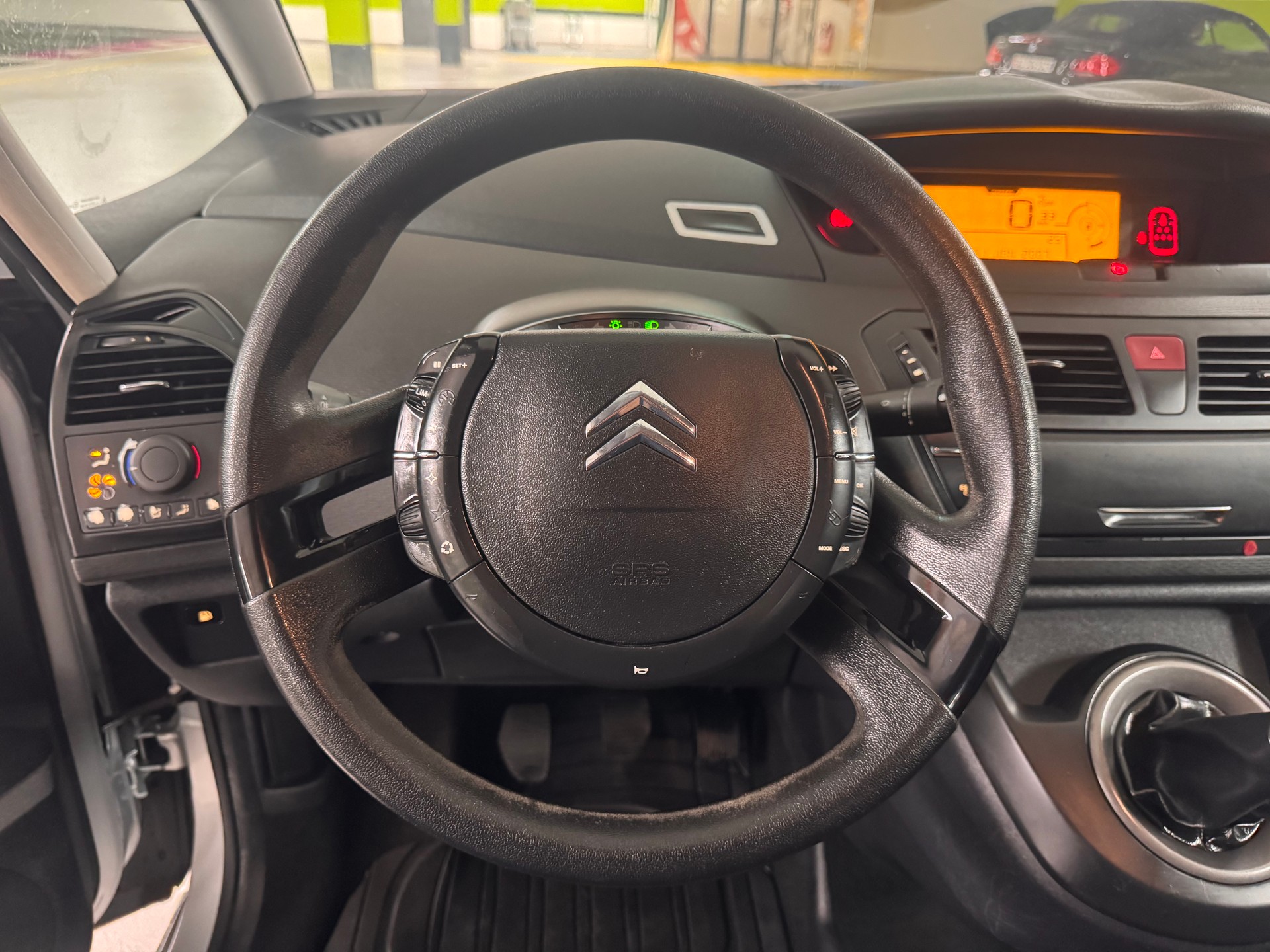 CITROEN Grand C4 Picasso 1.6i 16V Essentiel-image-13