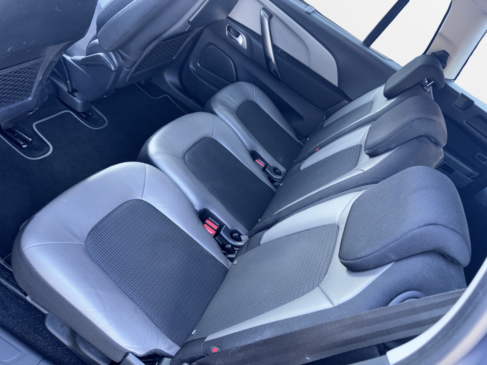 CITROEN C4 Grand Spacetourer 2.0 BlueH Shine-image-14