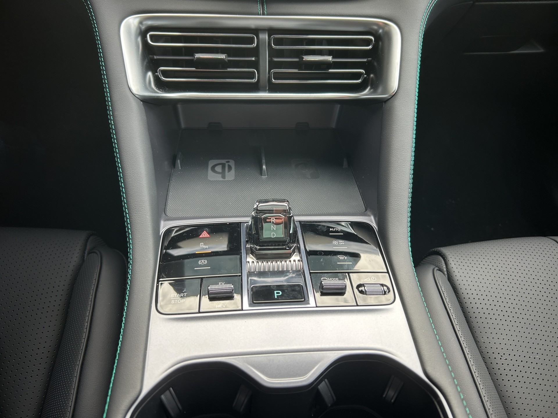 BYD Seal U DM-i Design AWD-image-10