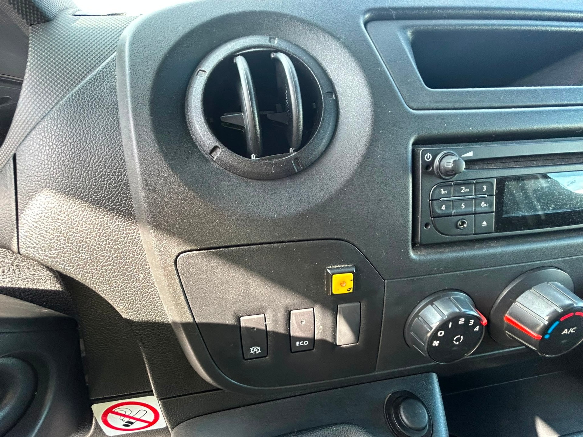 RENAULT Master T35 ENERGY 2.3dCi 145 L3 Grand Volume-image-27