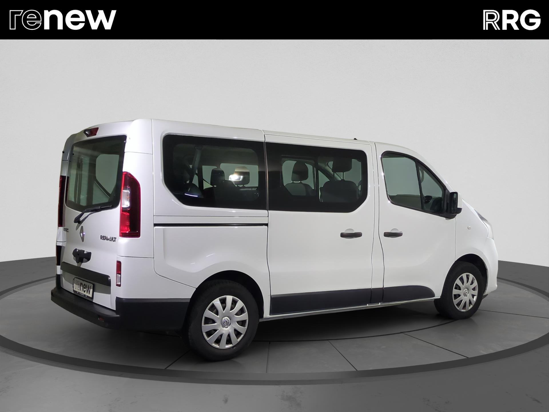 RENAULT Trafic ENERGY dCi 145 Passenger T-Space-showroom-element-2