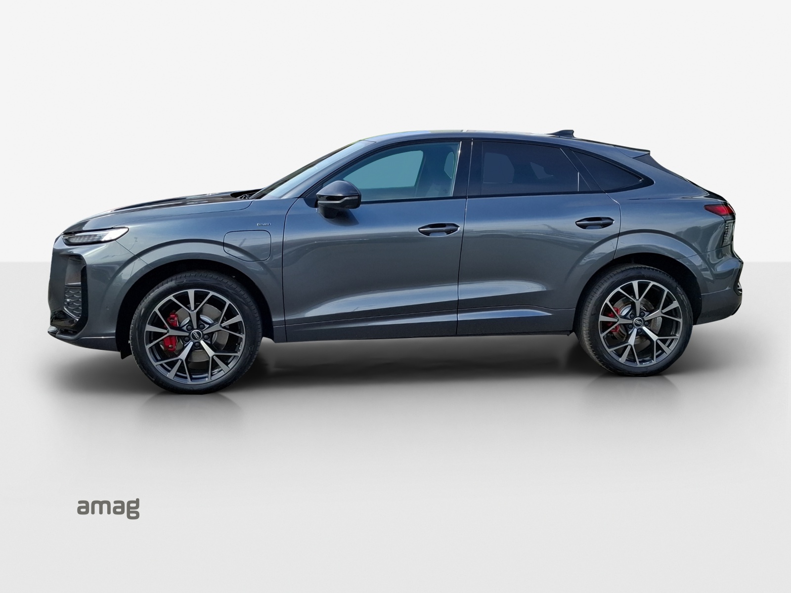 AUDI Q3 Sportback e-hybrid 200 kW S tronig-showroom-element-1