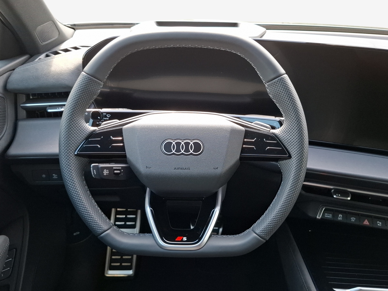 AUDI Q3 Sportback e-hybrid 200 kW S tronig-image-9