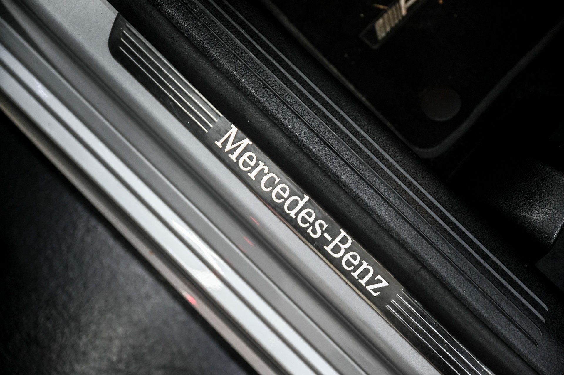 MERCEDES-BENZ B 180 AMG Line-image-28