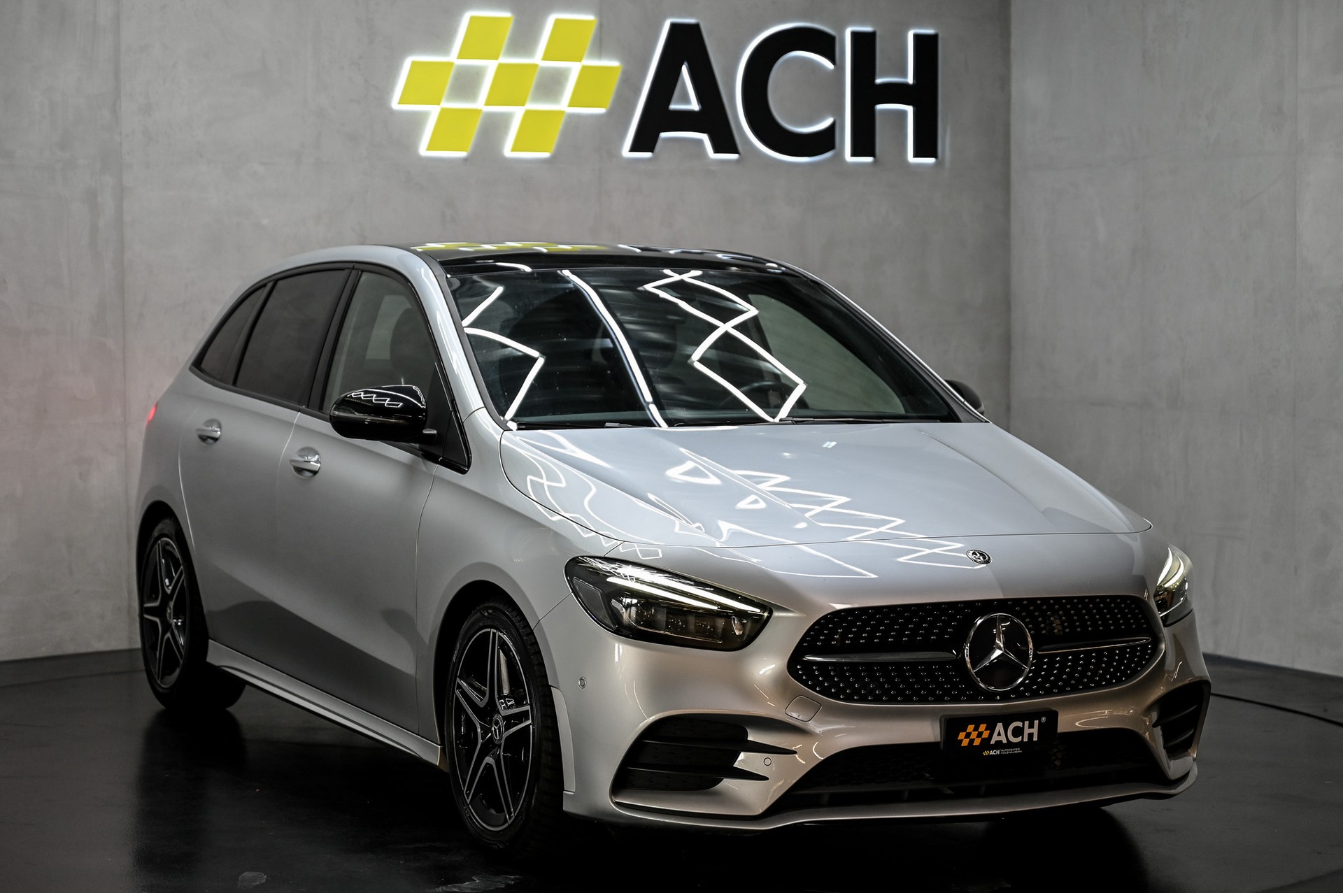MERCEDES-BENZ B 180 AMG Line