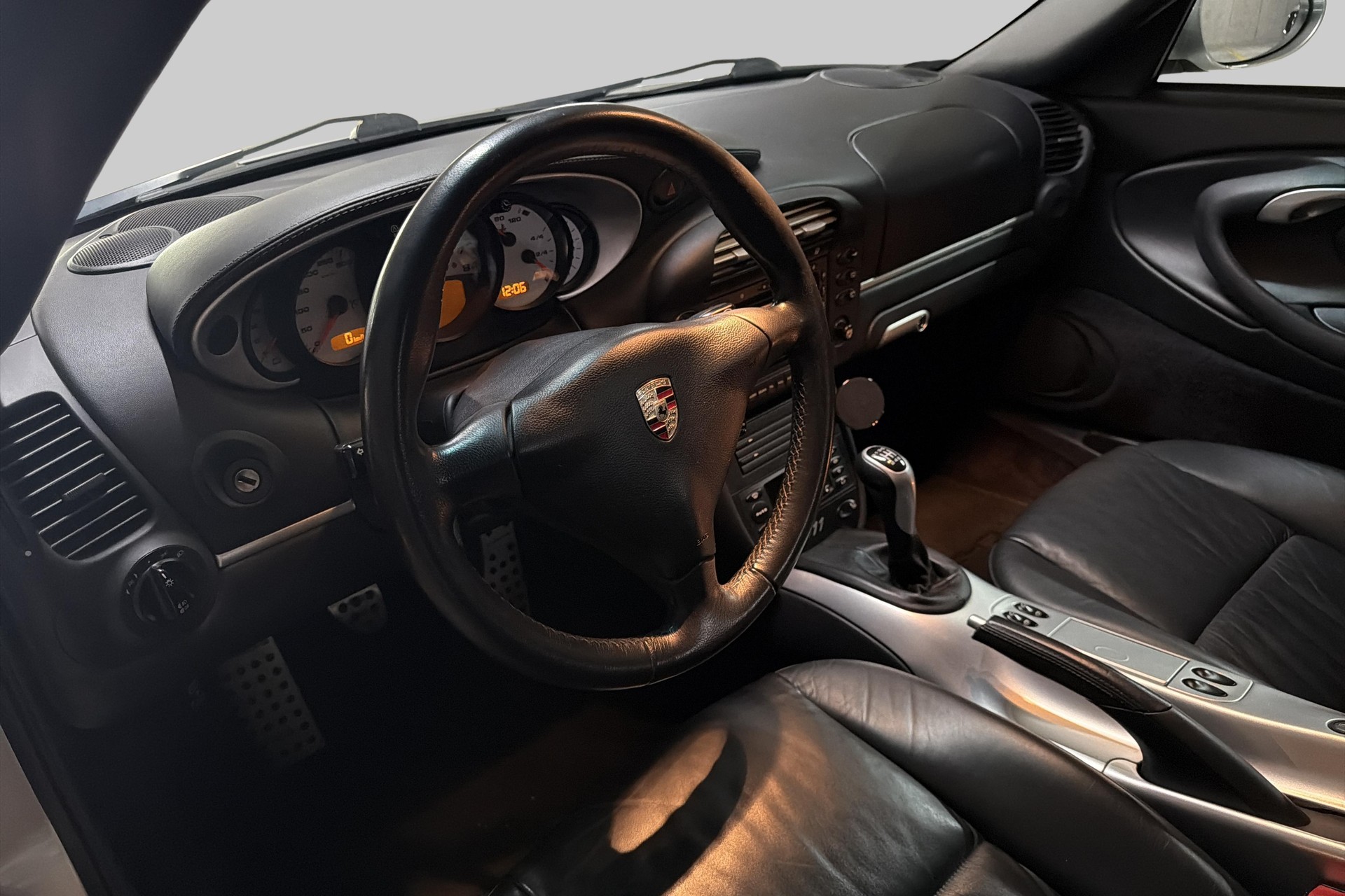 PORSCHE 911 Carrera 4 S-image-8