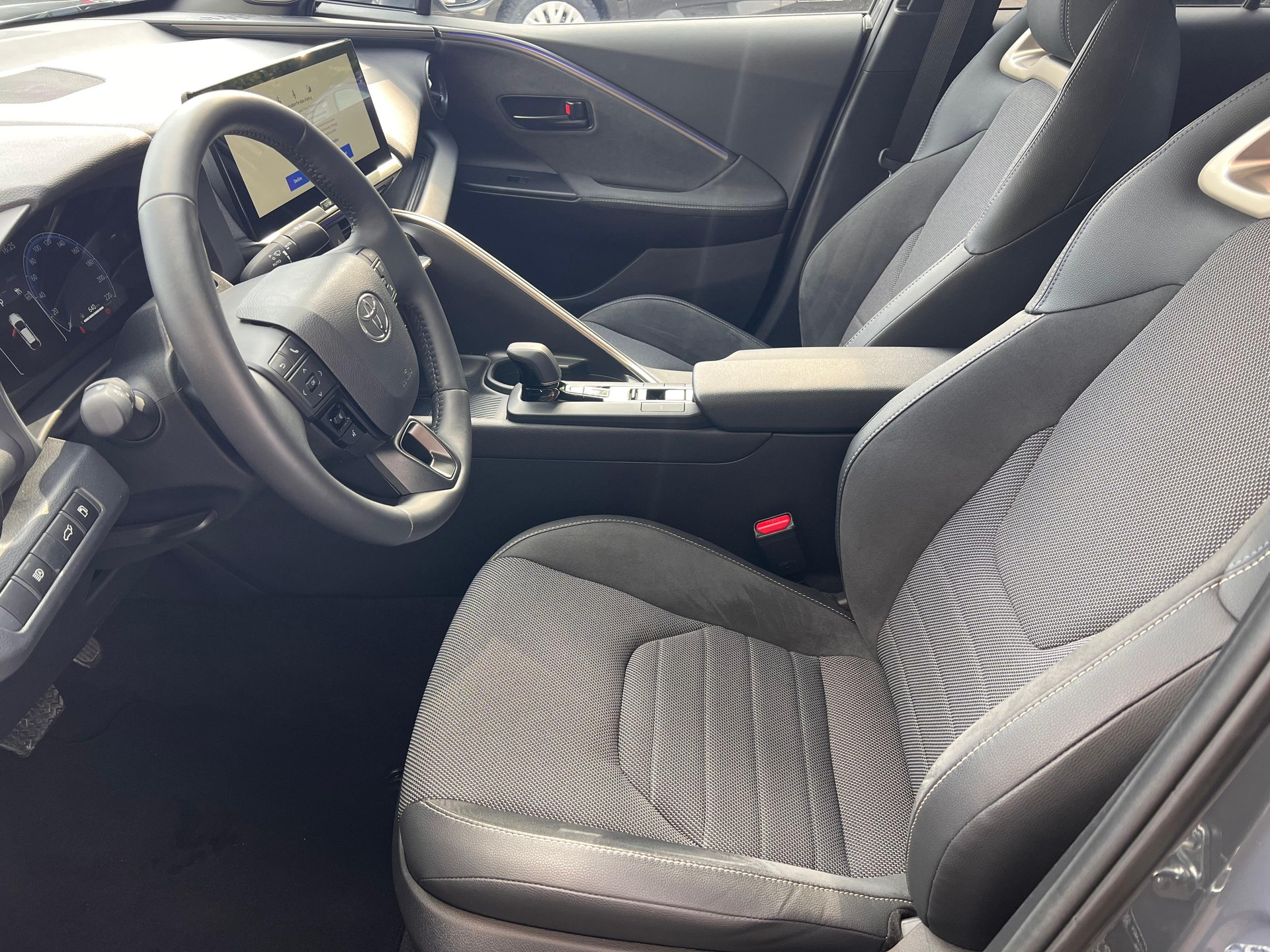 TOYOTA C-HR 2.0 HEV Style 4x4-image-8